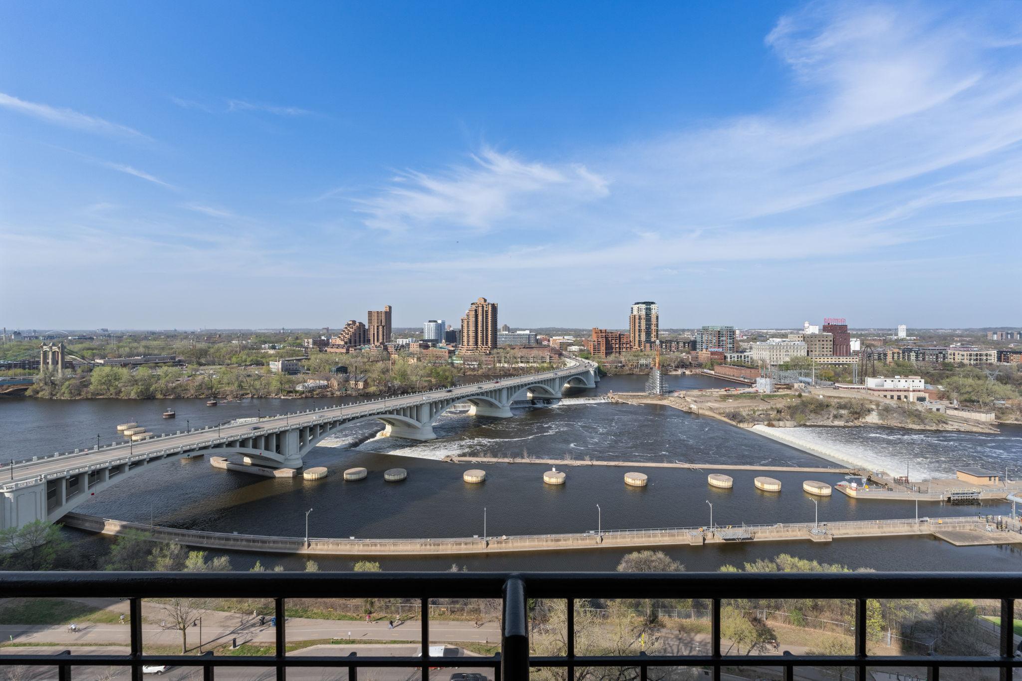 401 S 1st Street Unit: 1613