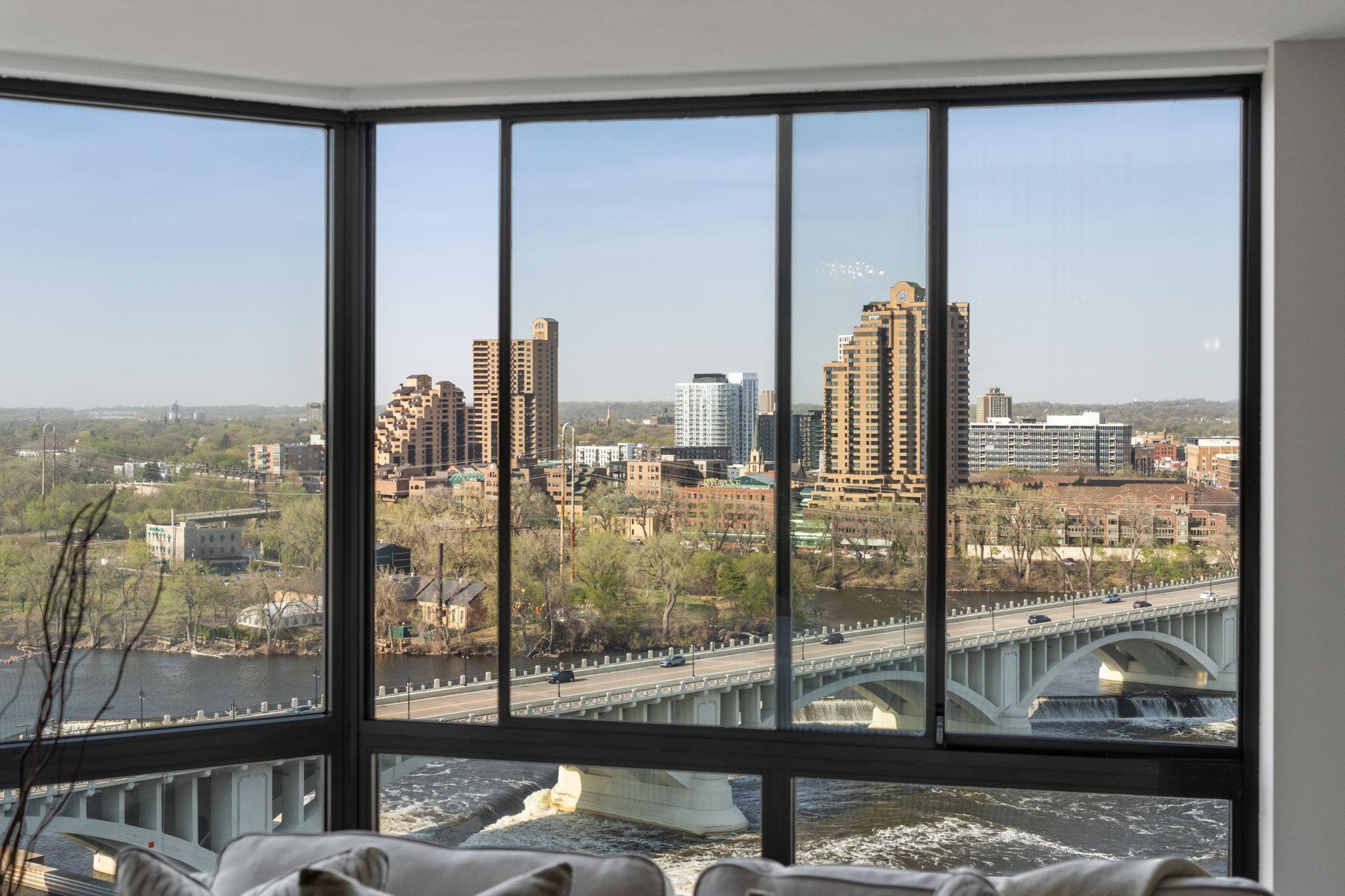 401 S 1st Street Unit: 1613