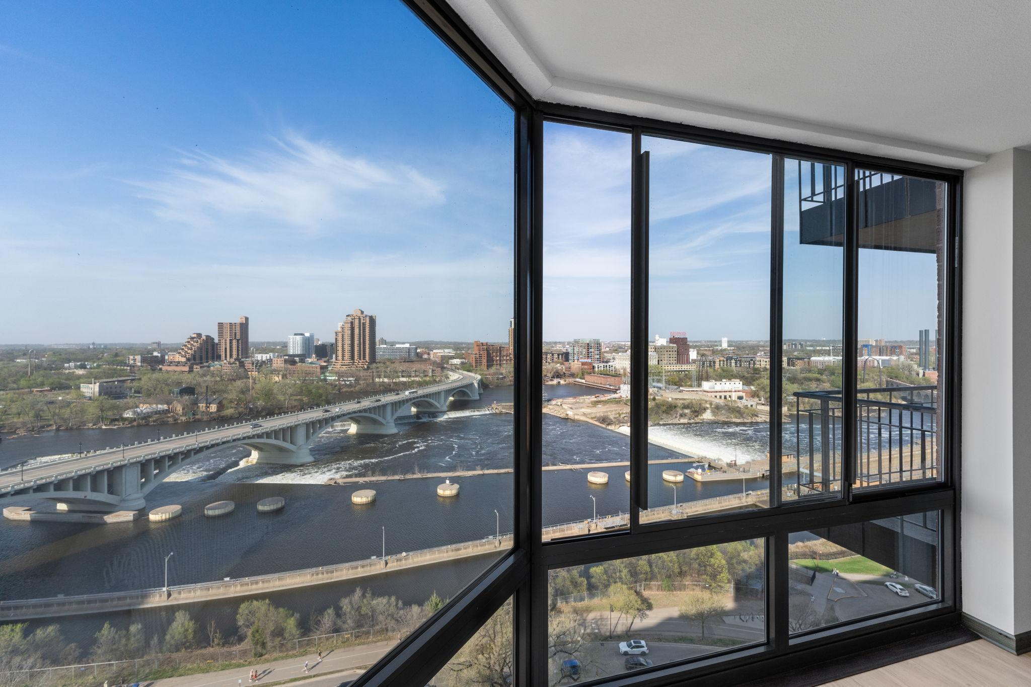 401 S 1st Street Unit: 1613