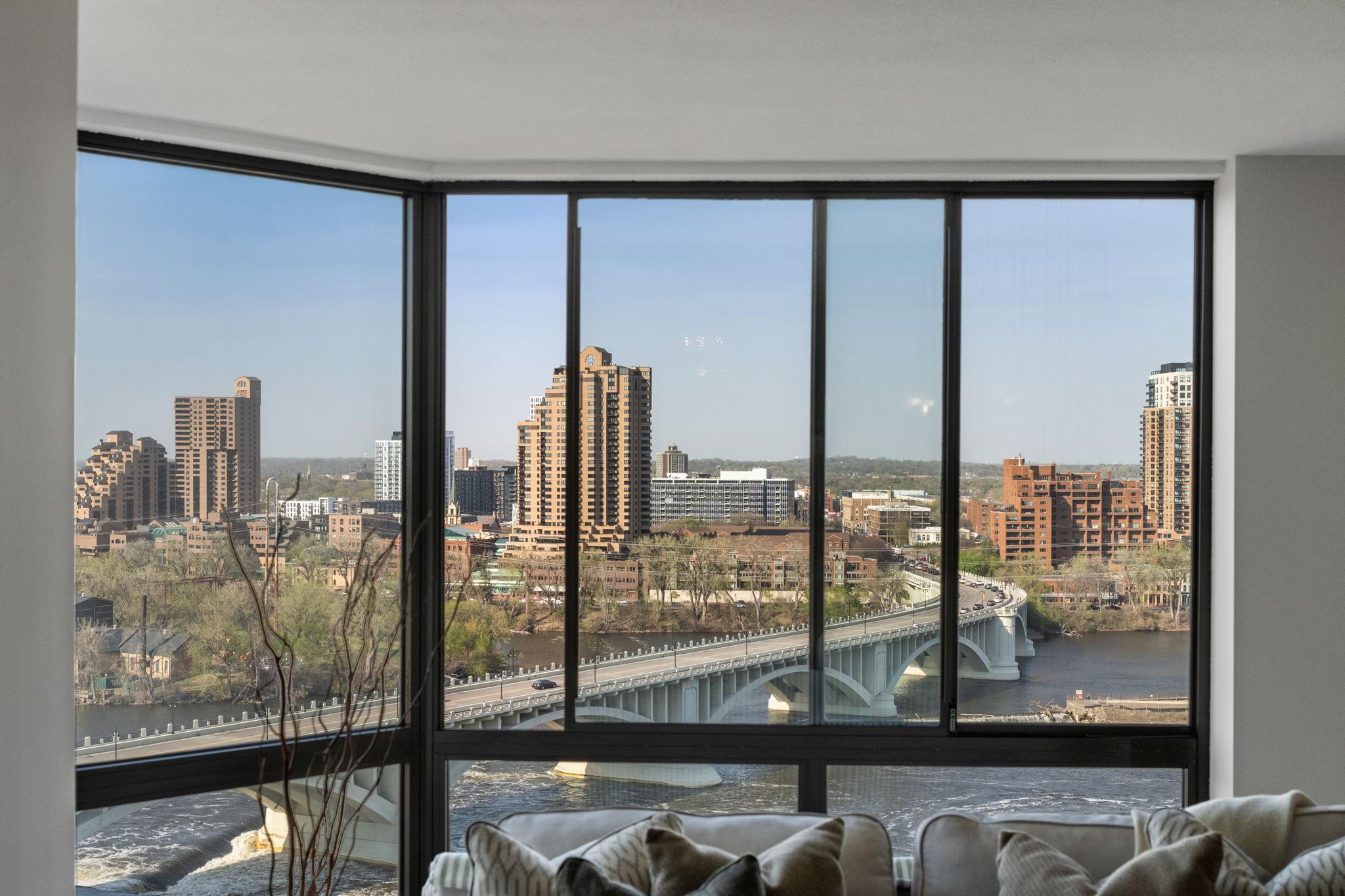 401 S 1st Street Unit: 1613