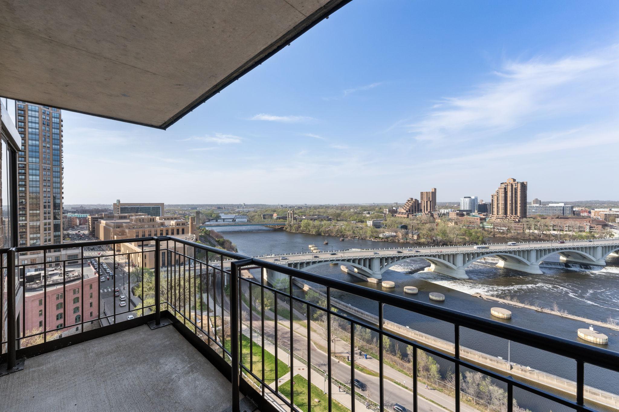 401 S 1st Street Unit: 1613