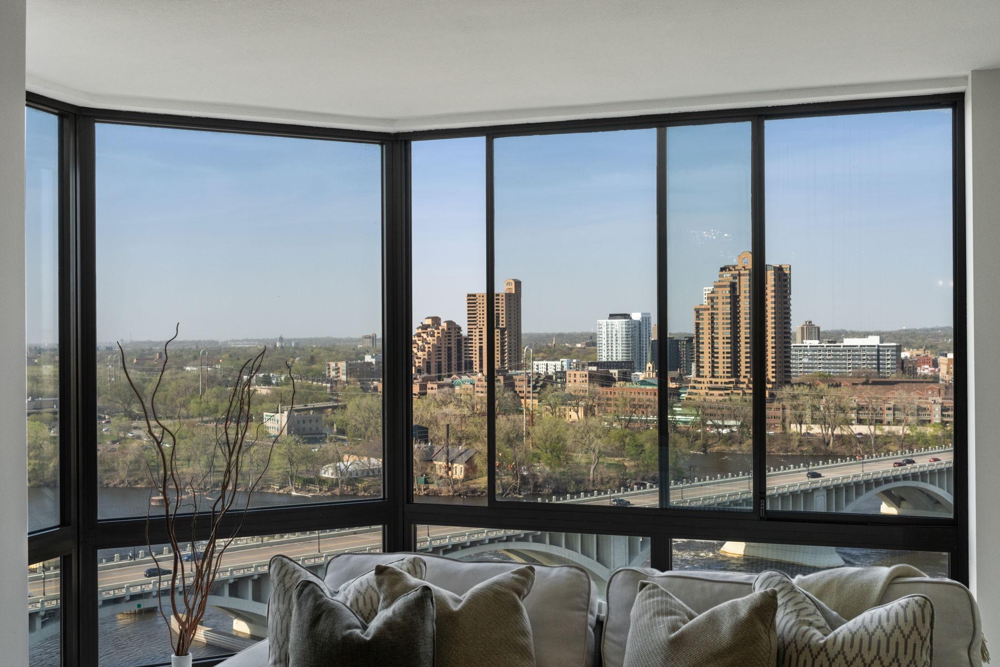 401 S 1st Street Unit: 1613