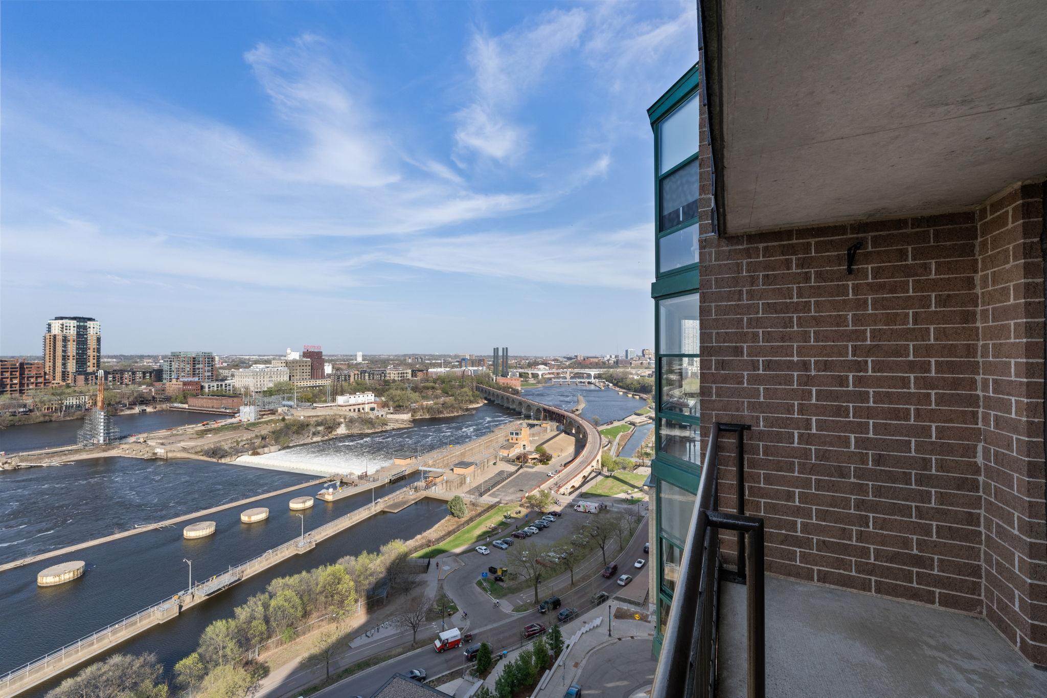 401 S 1st Street Unit: 1613