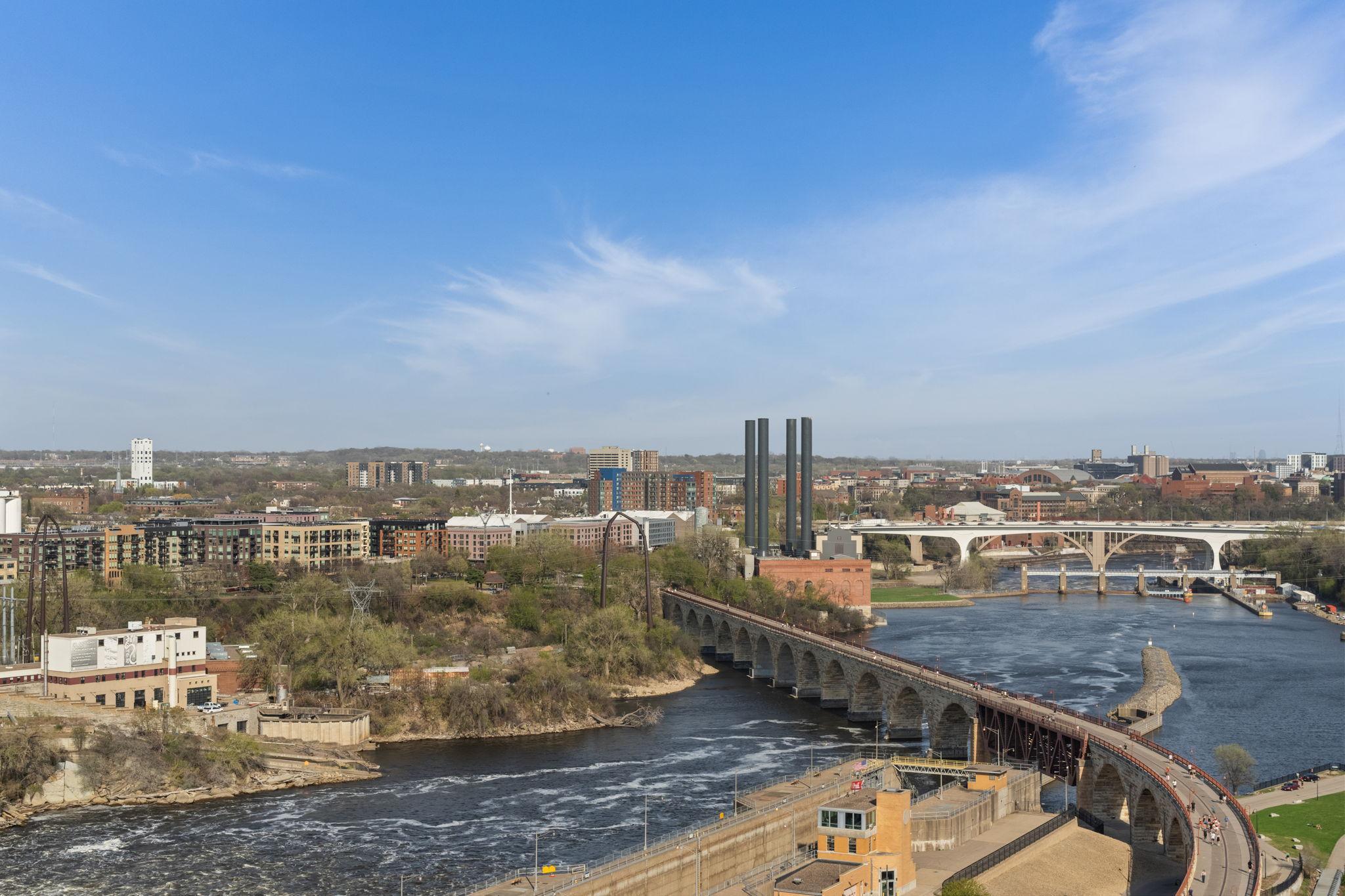 401 S 1st Street Unit: 1613