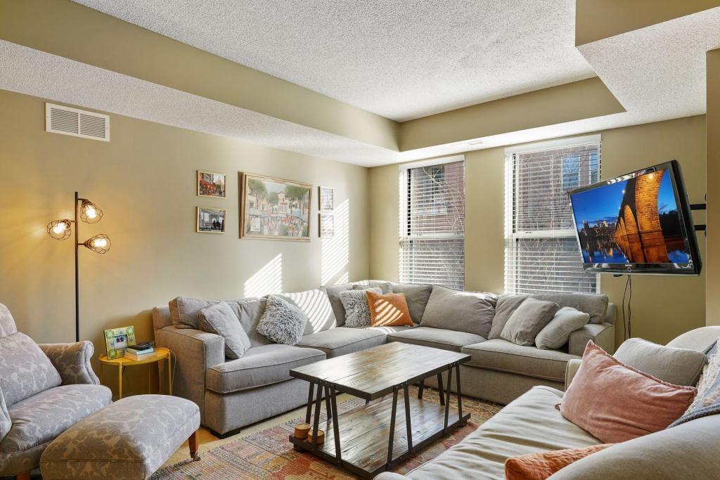 660 N 2nd Street Unit: 301