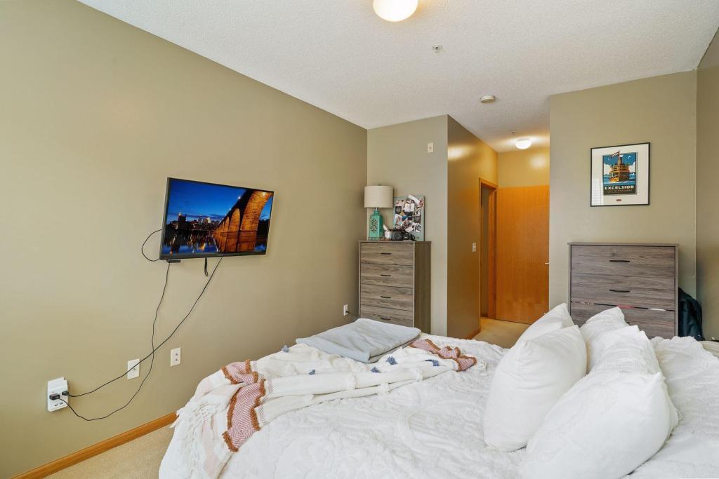 660 N 2nd Street Unit: 301