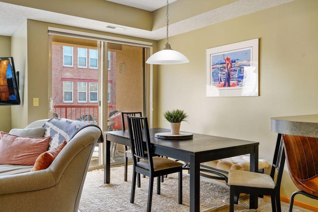 660 N 2nd Street Unit: 301