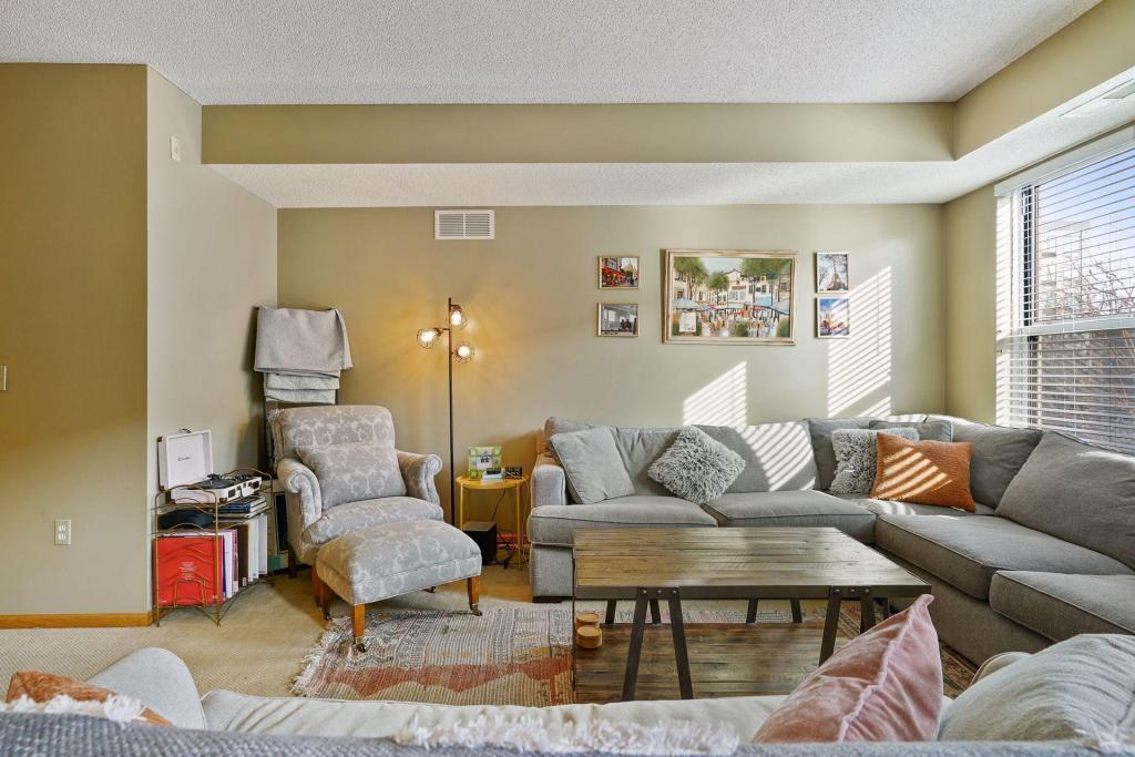 660 N 2nd Street Unit: 301