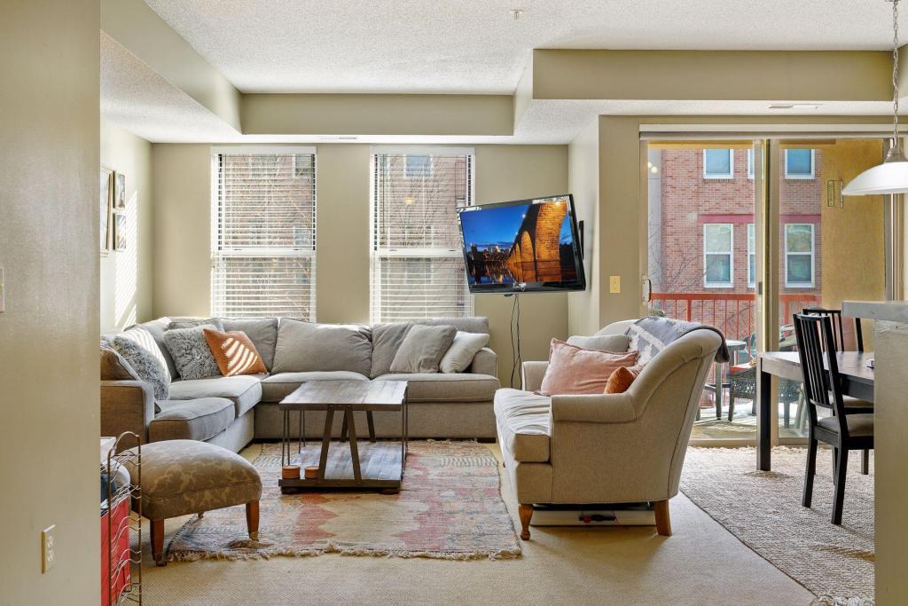 660 N 2nd Street Unit: 301