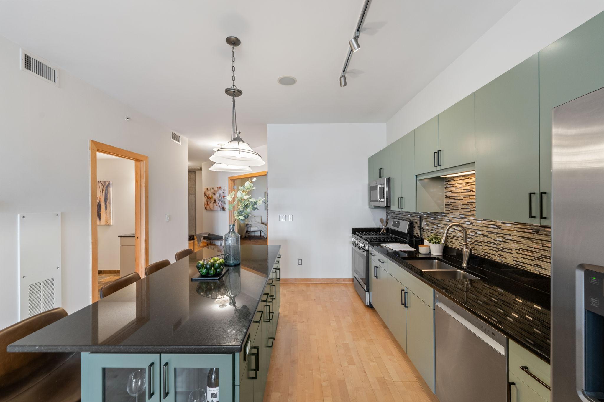 212 N 1st Street Unit: 409