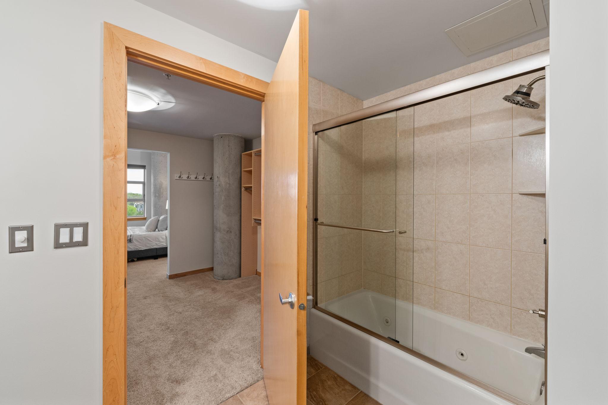 212 N 1st Street Unit: 409