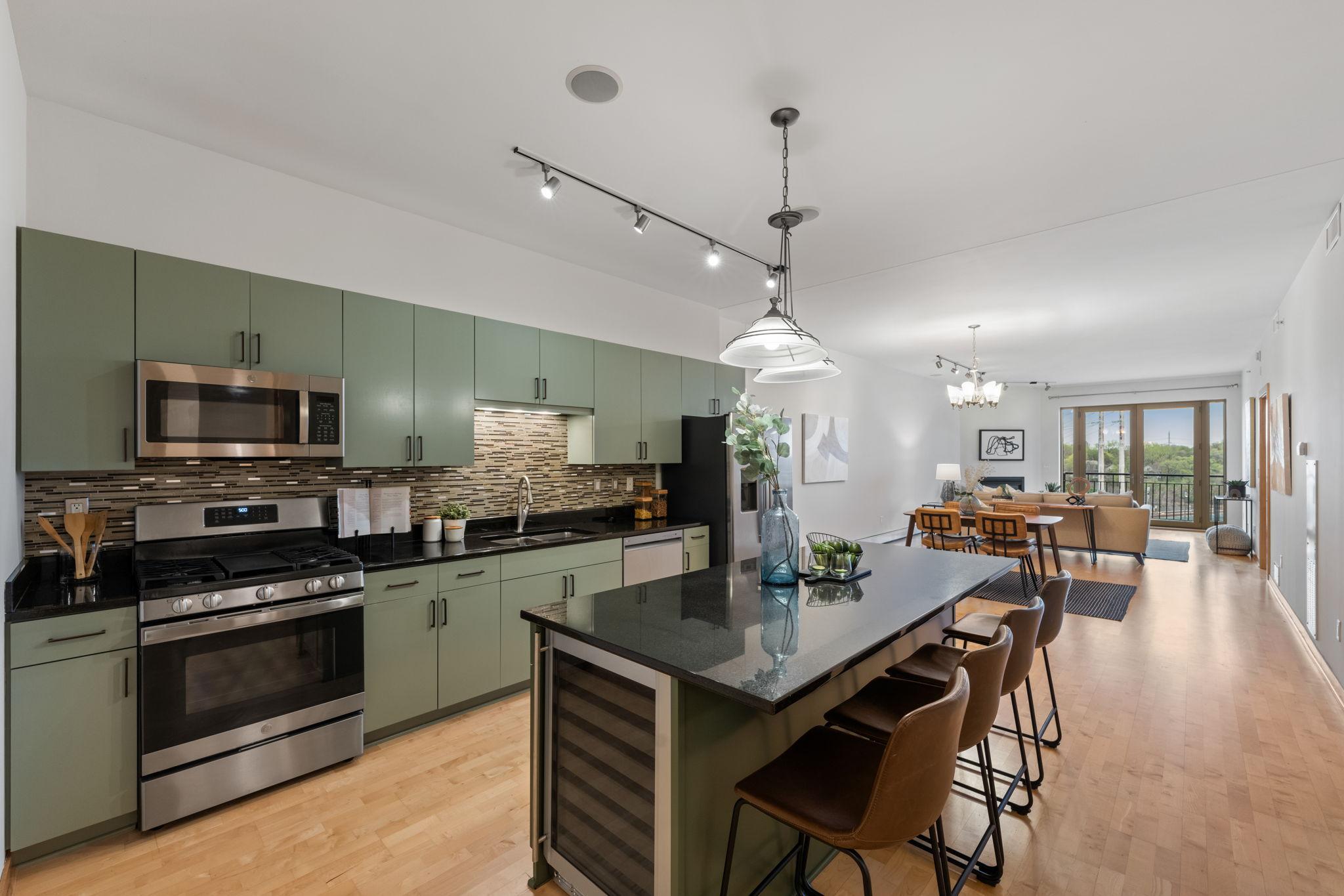 212 N 1st Street Unit: 409