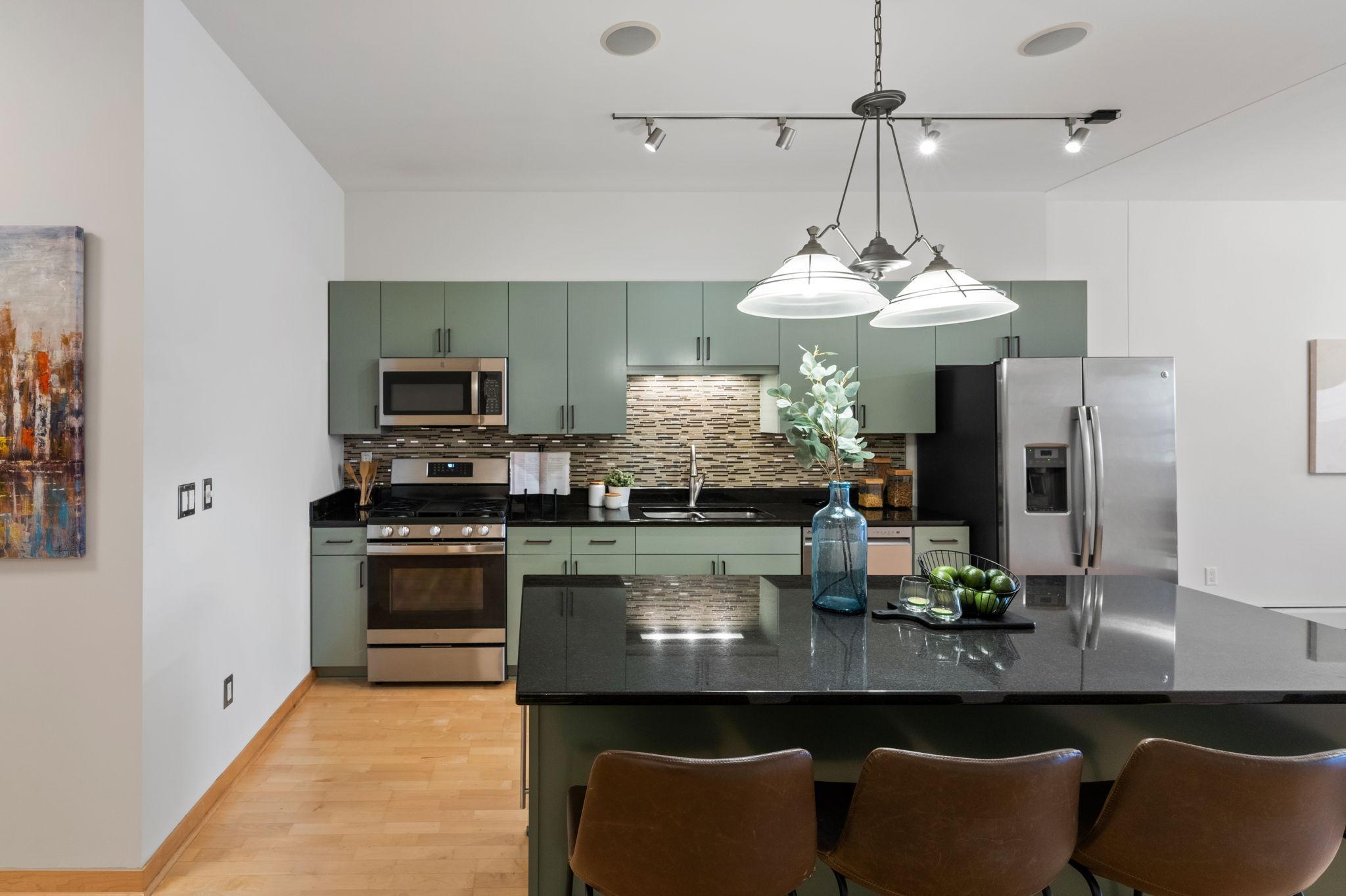 212 N 1st Street Unit: 409