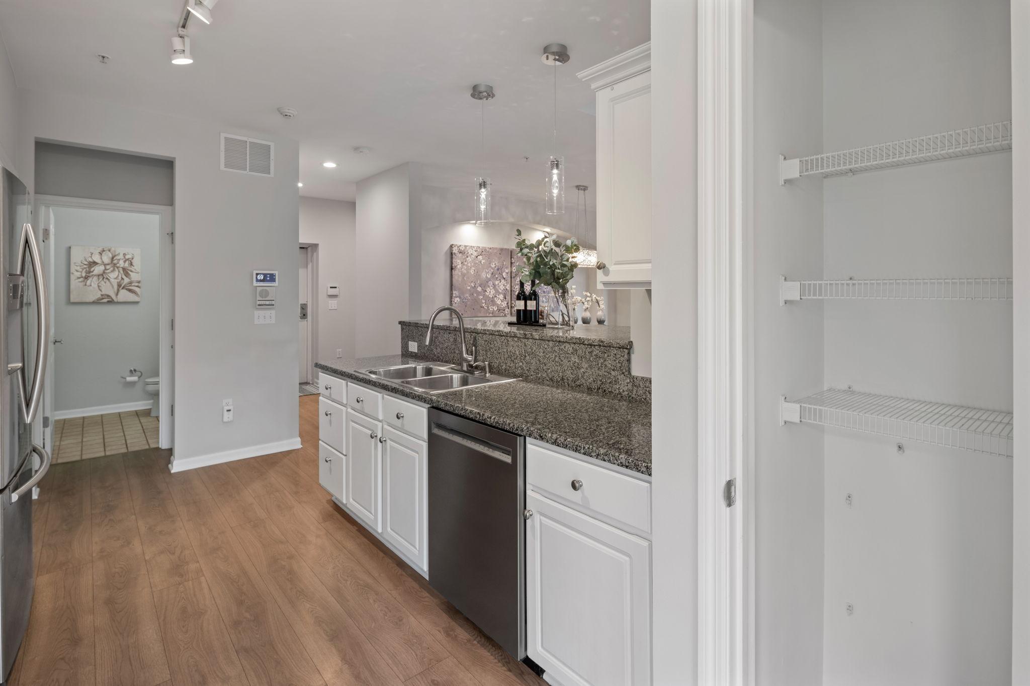 553 S 10th Street