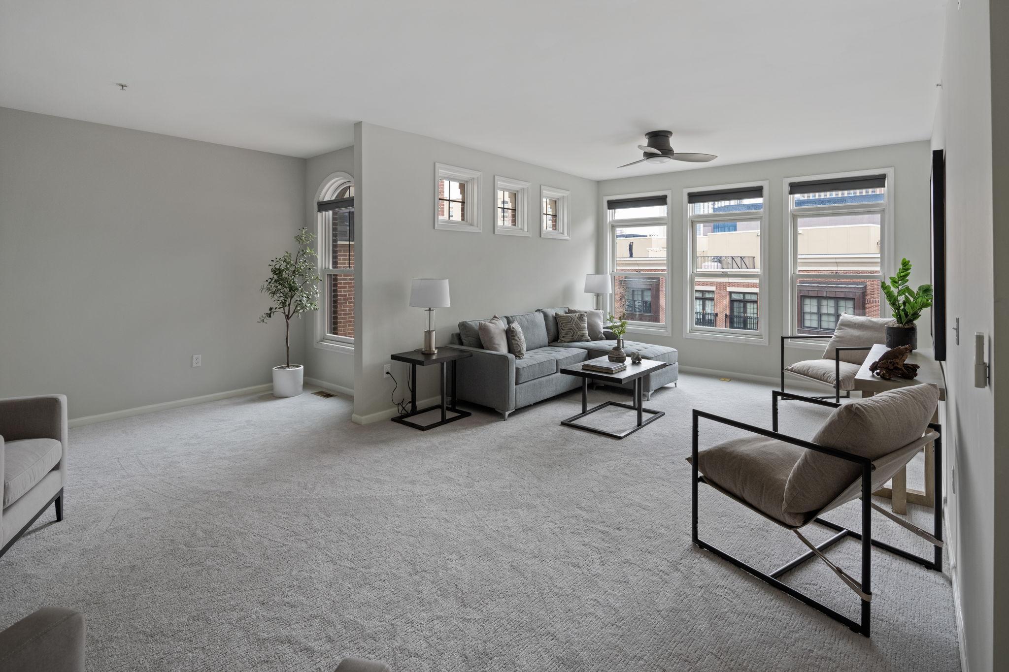 553 S 10th Street