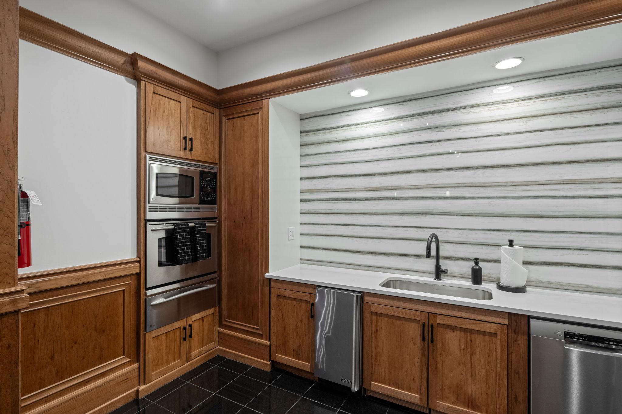 553 S 10th Street