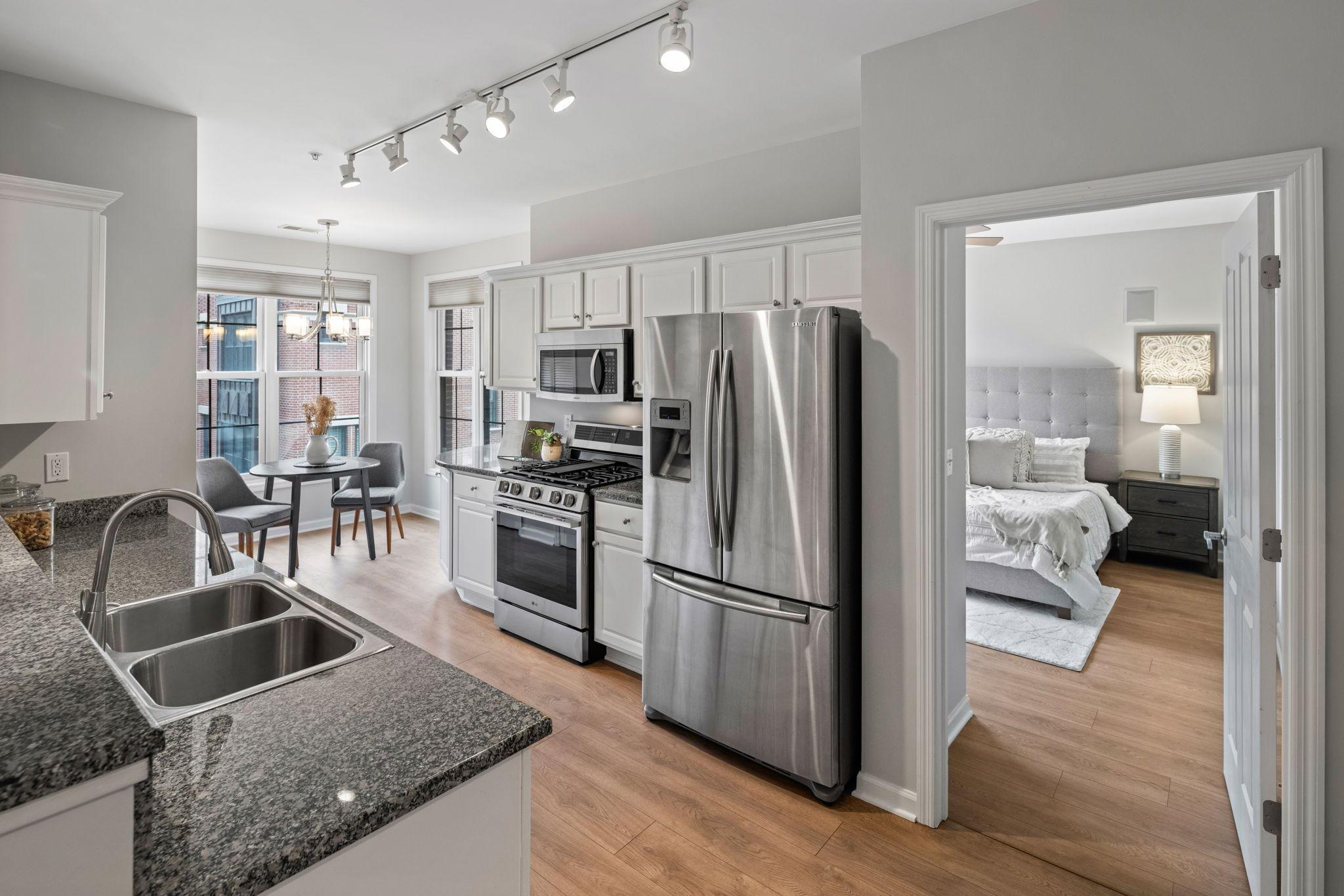 553 S 10th Street