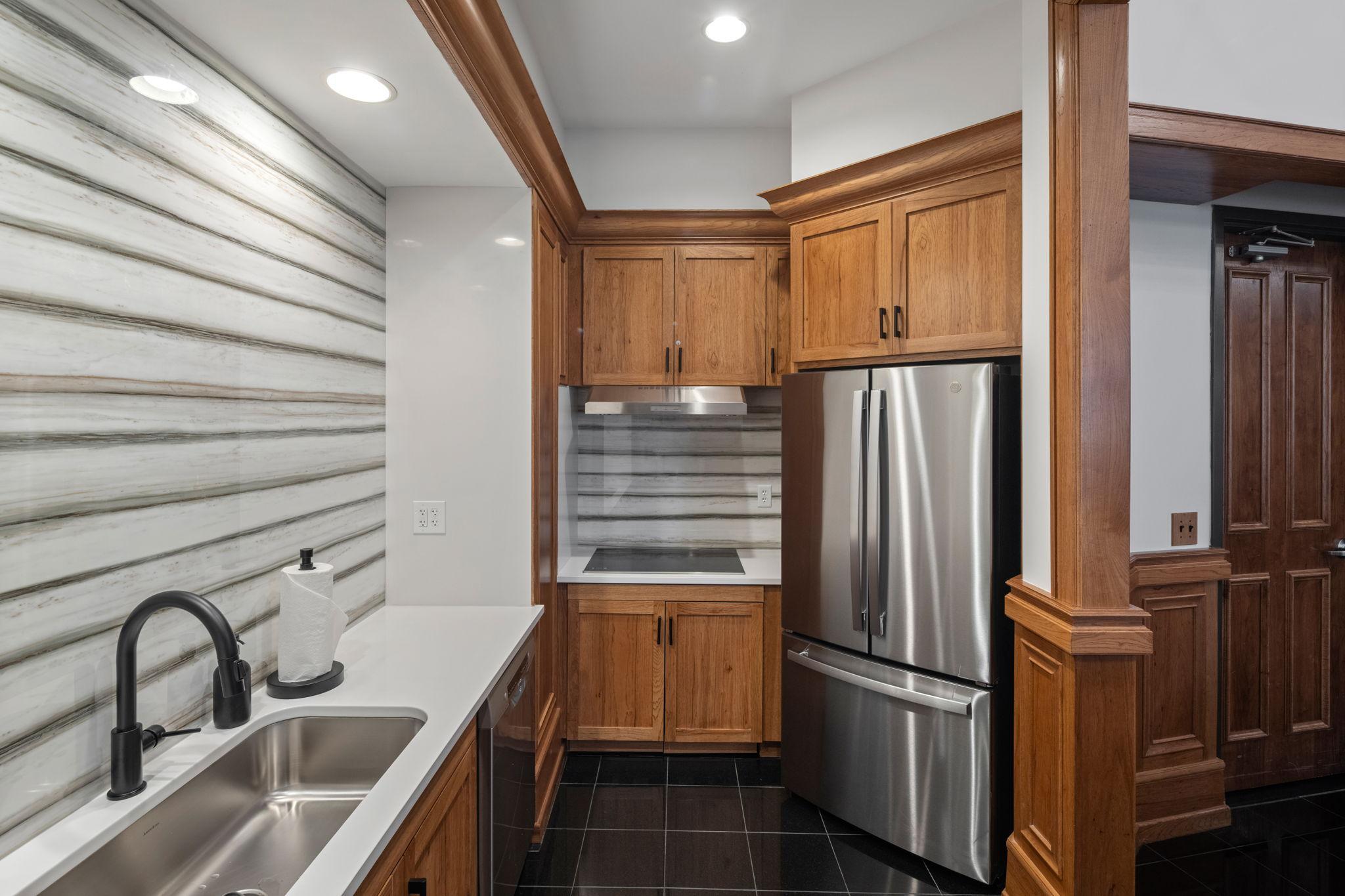 553 S 10th Street