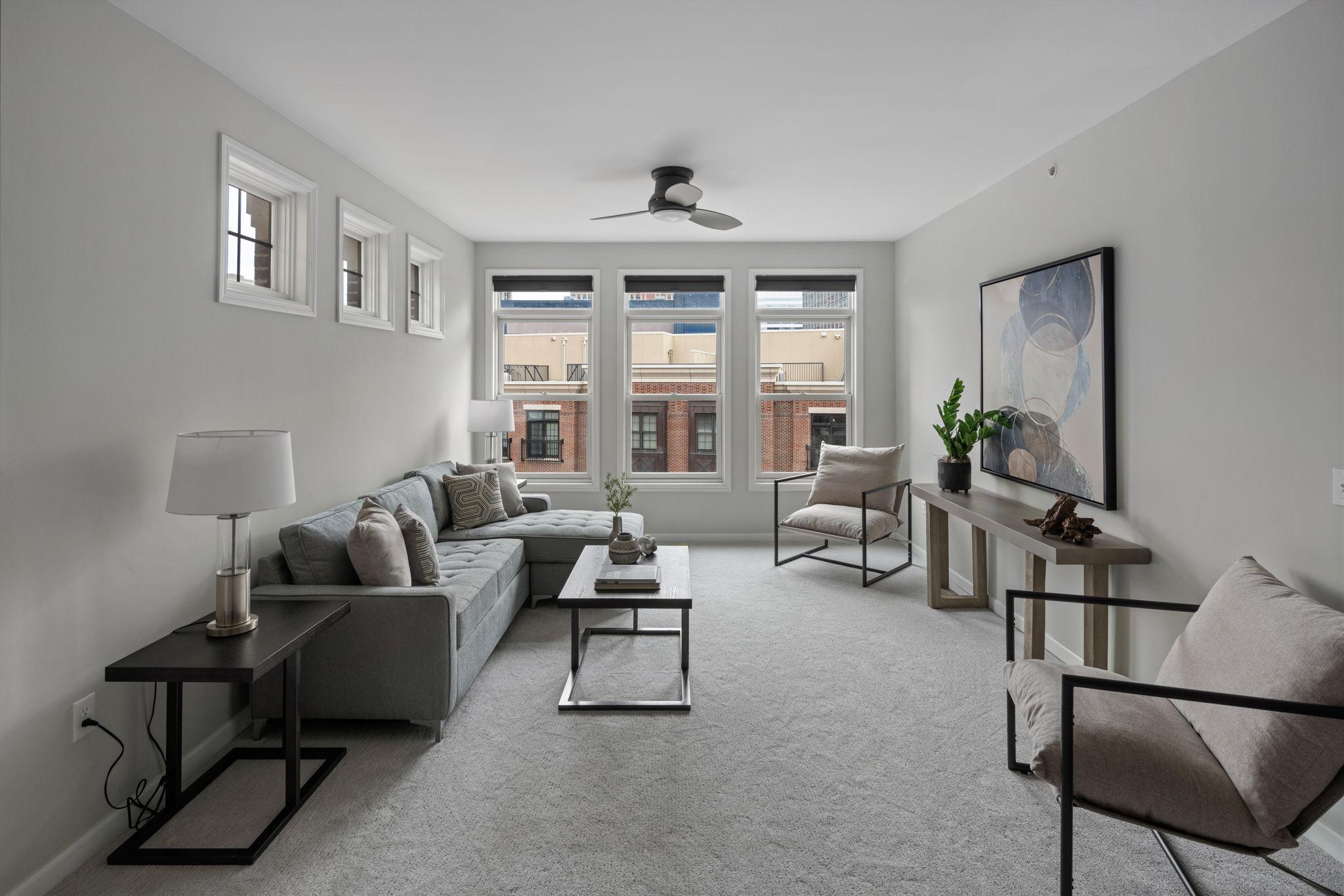 553 S 10th Street