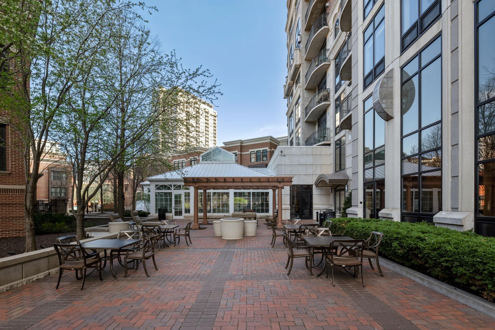 553 S 10th Street