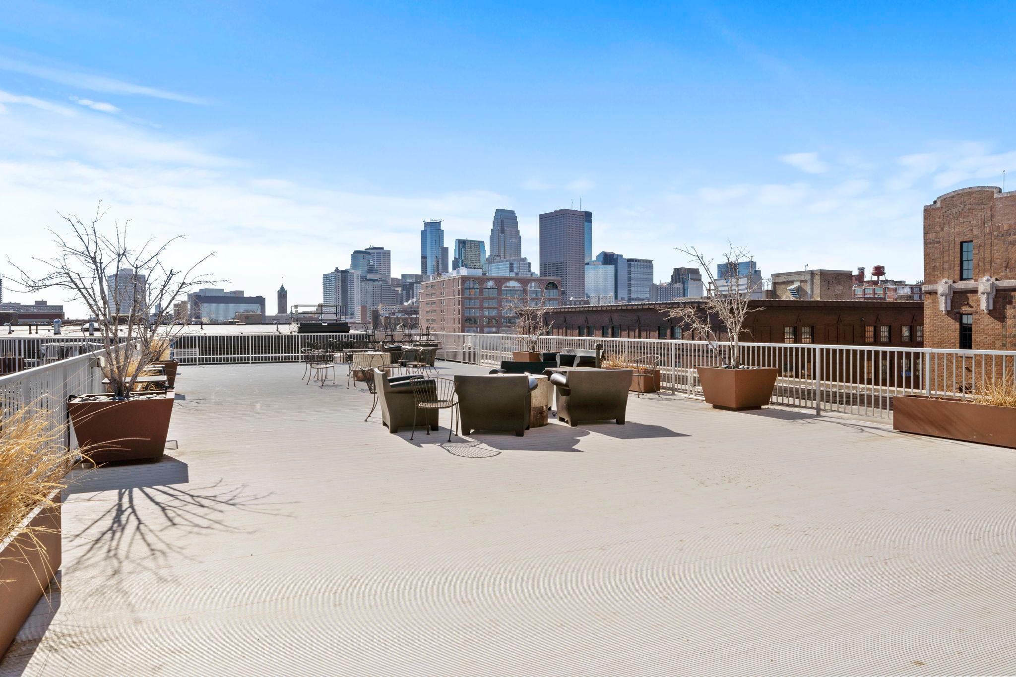 700 Washington Avenue N Unit: 606