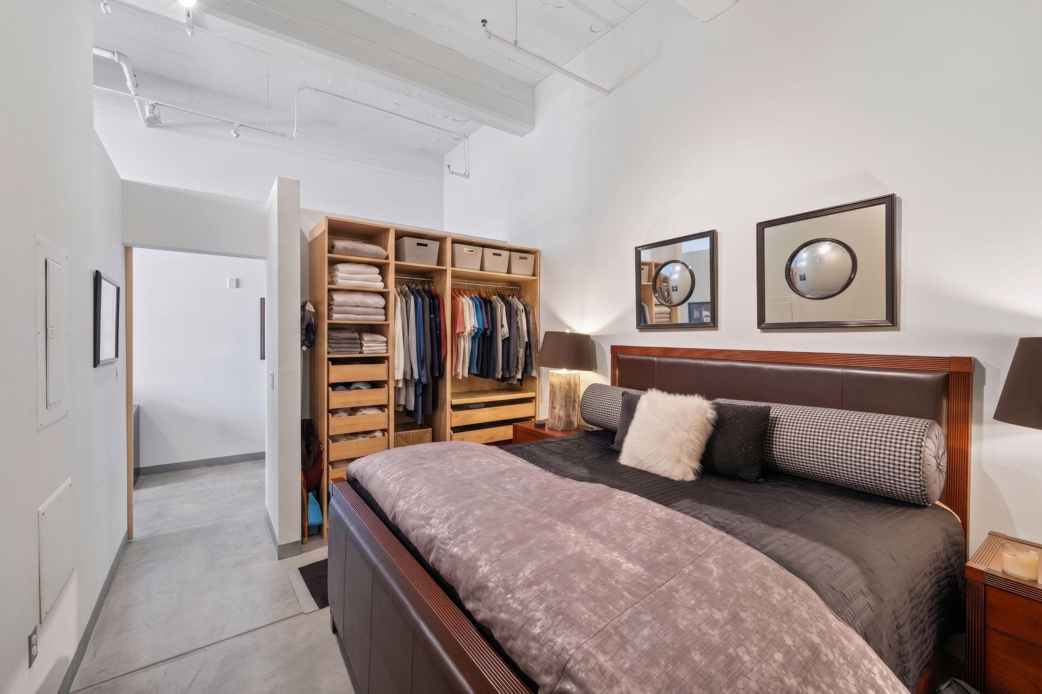 700 Washington Avenue N Unit: 606