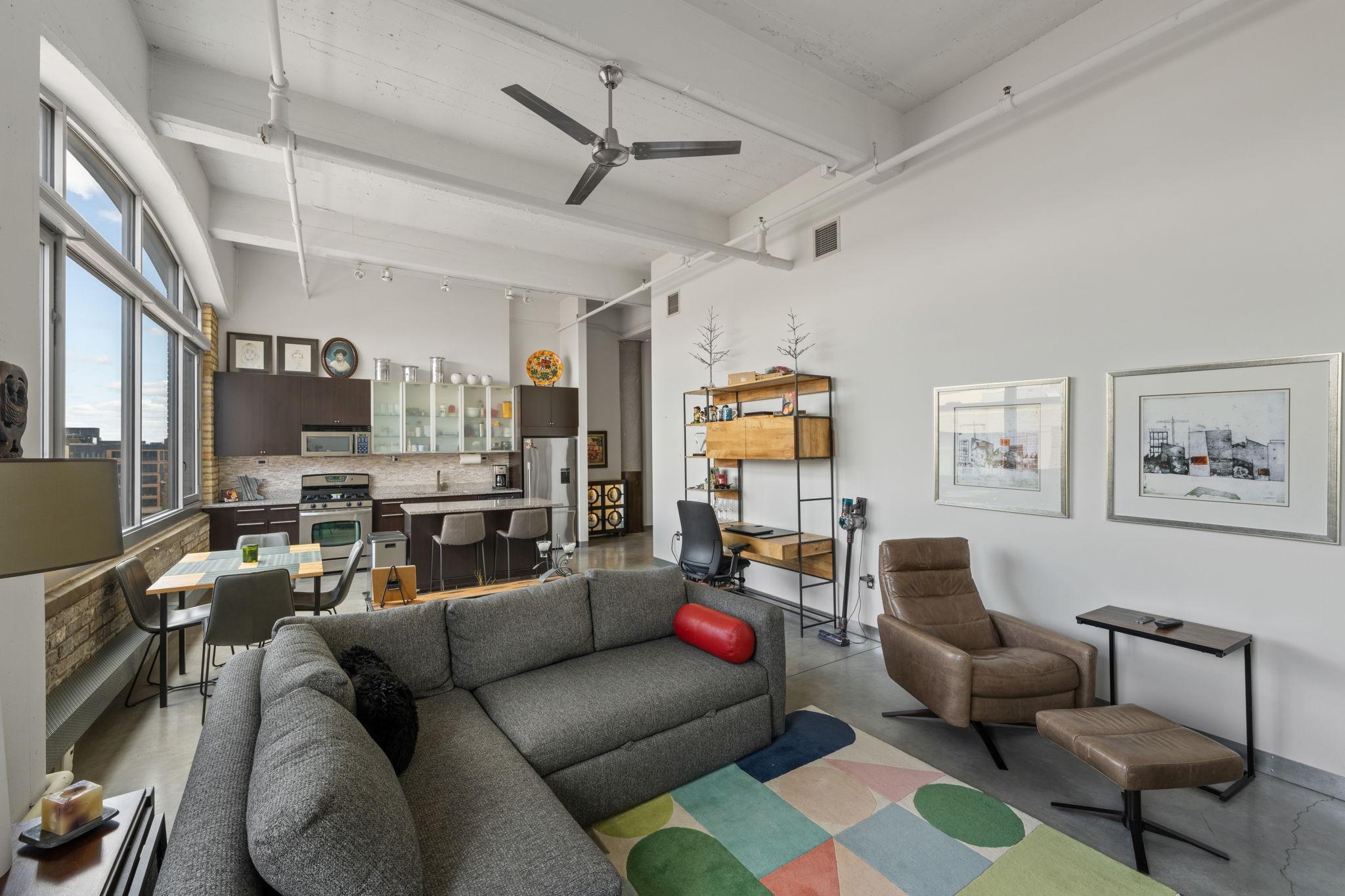 700 Washington Avenue N Unit: 606