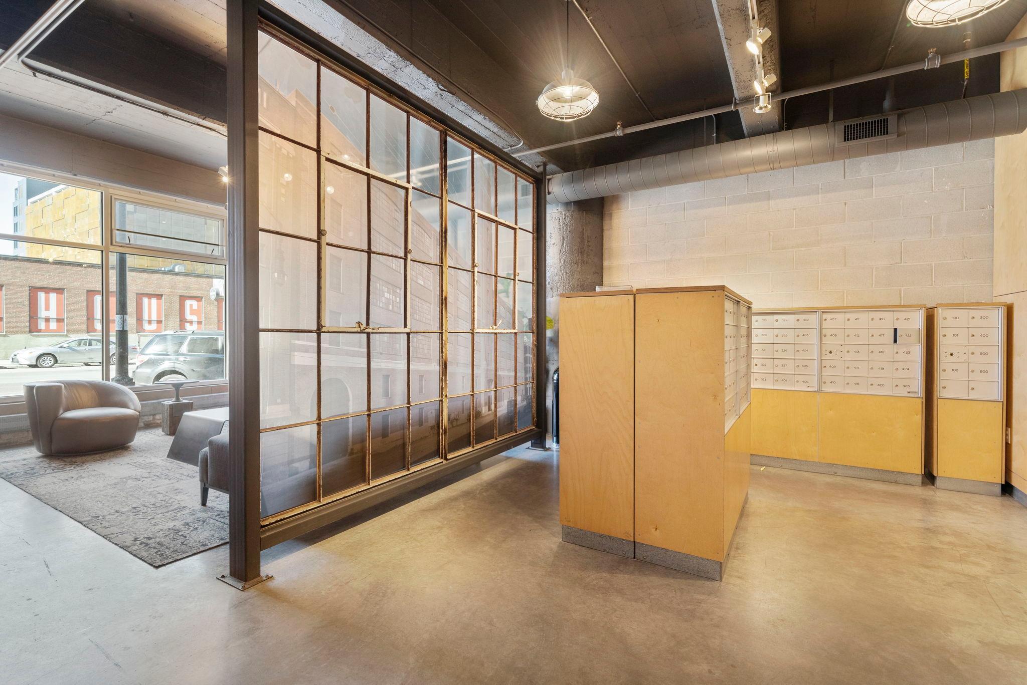 700 Washington Avenue N Unit: 606