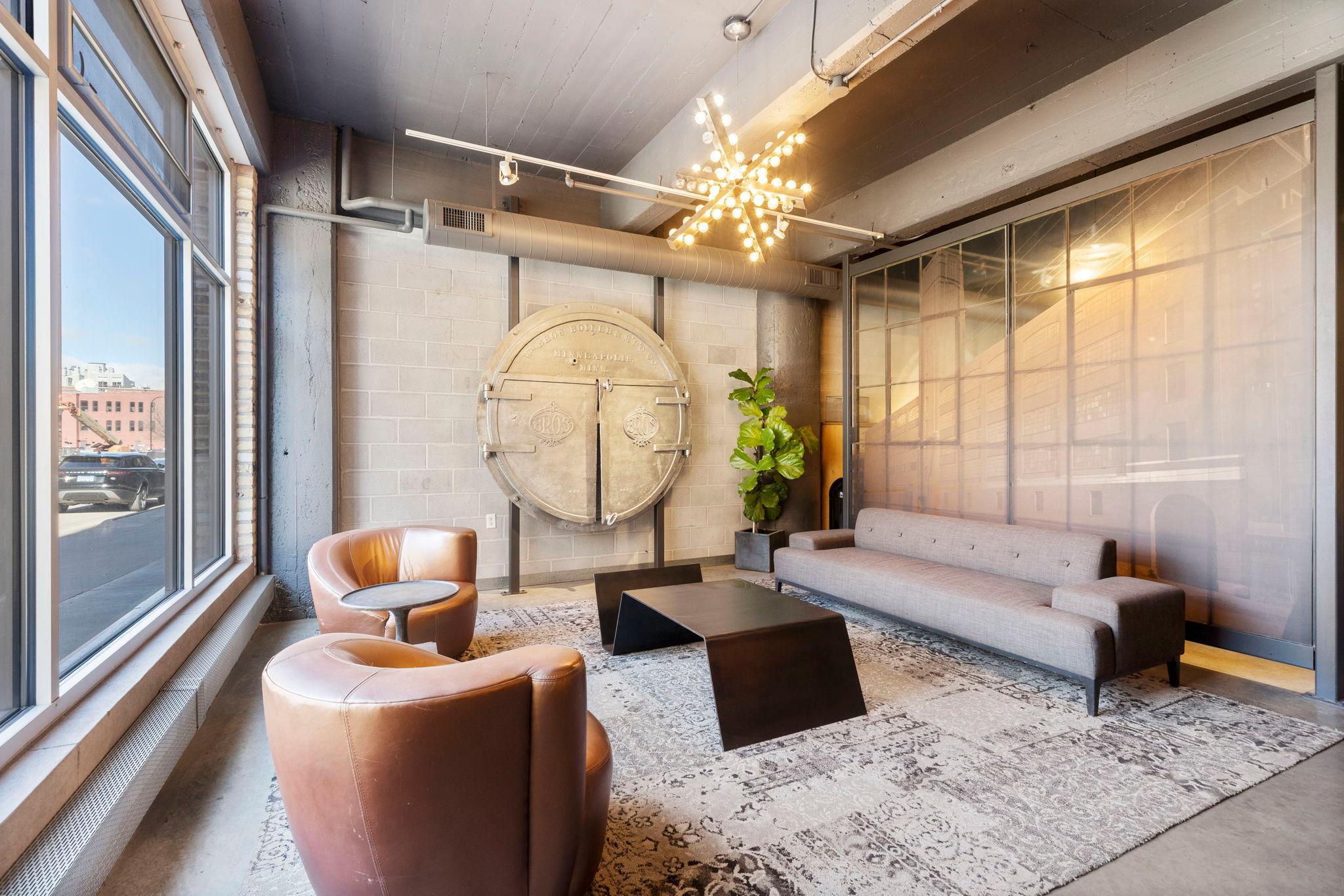 700 Washington Avenue N Unit: 606