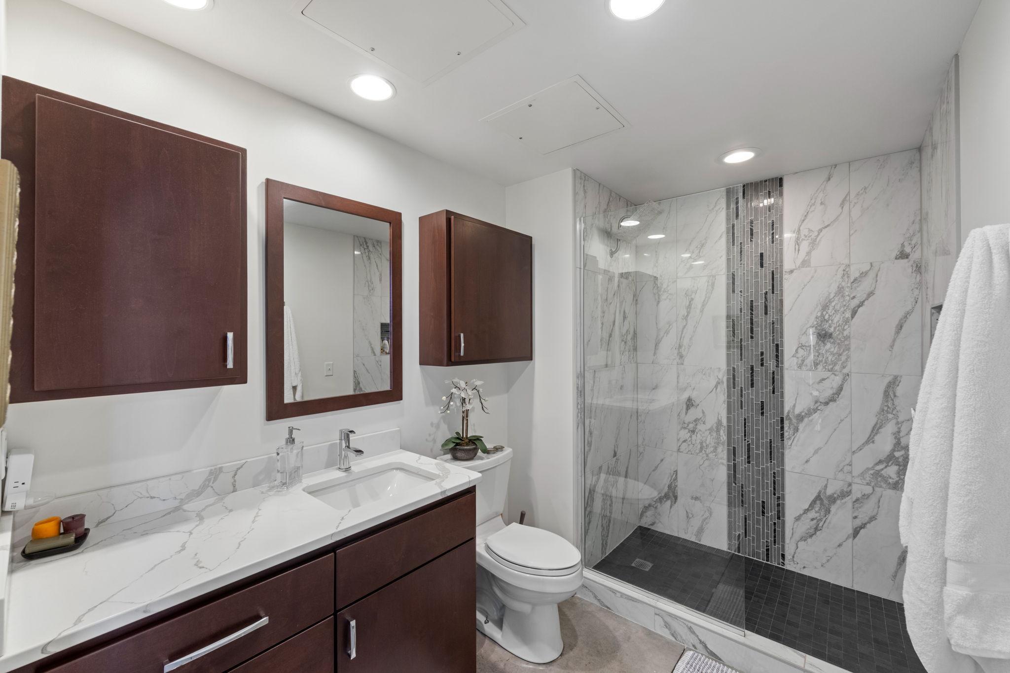 700 Washington Avenue N Unit: 606