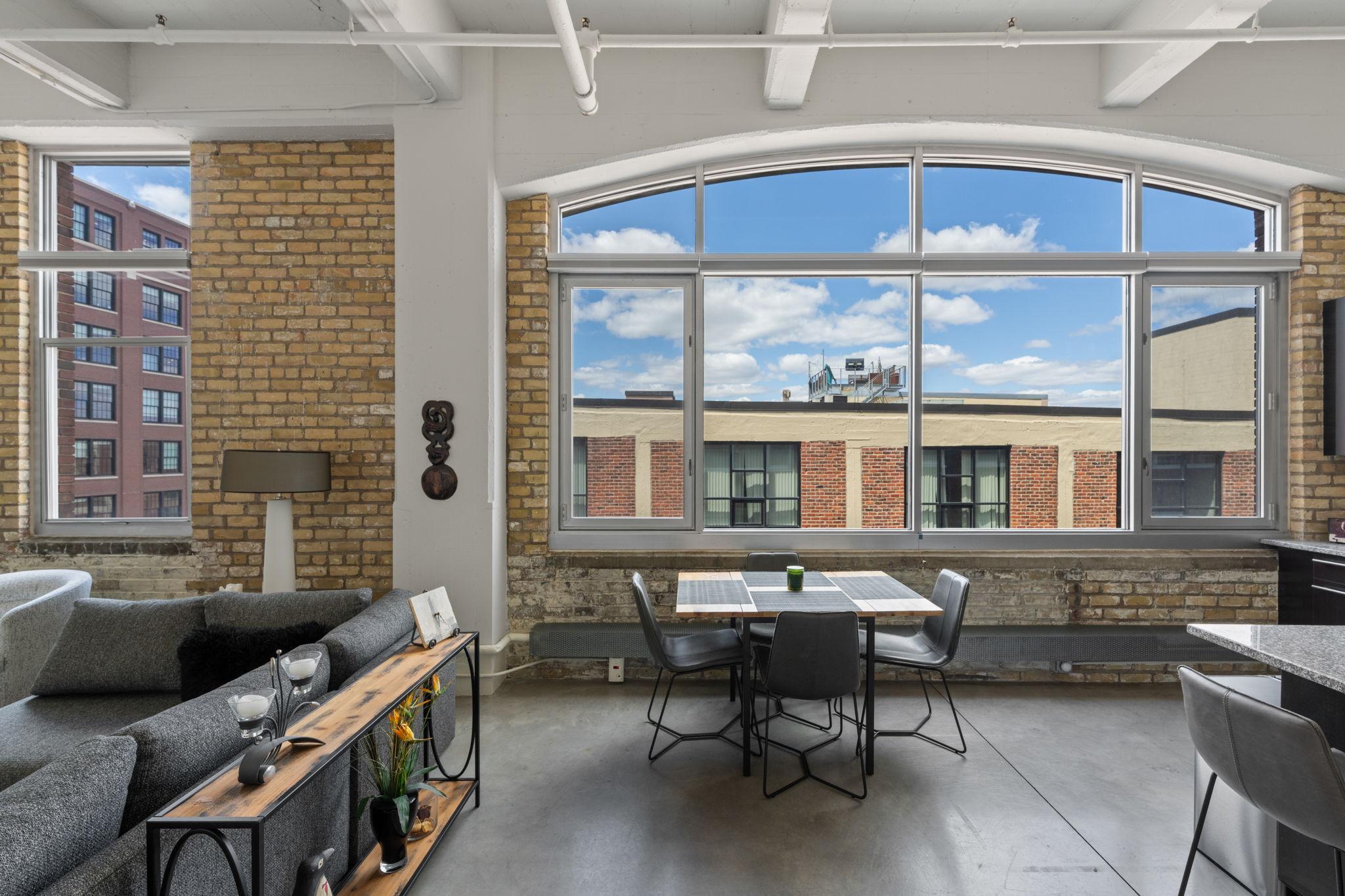 700 Washington Avenue N Unit: 606
