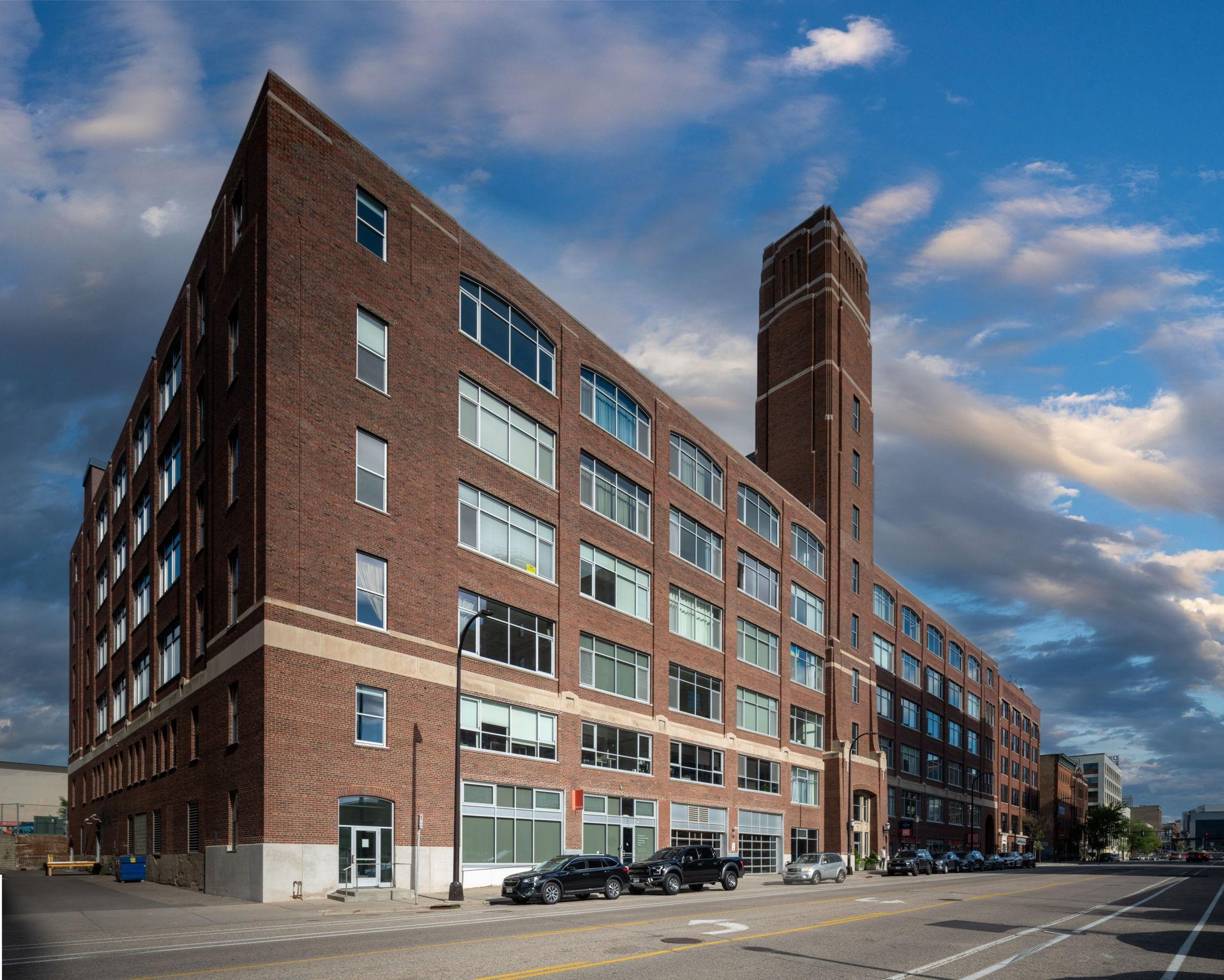 700 Washington Avenue N Unit: 606