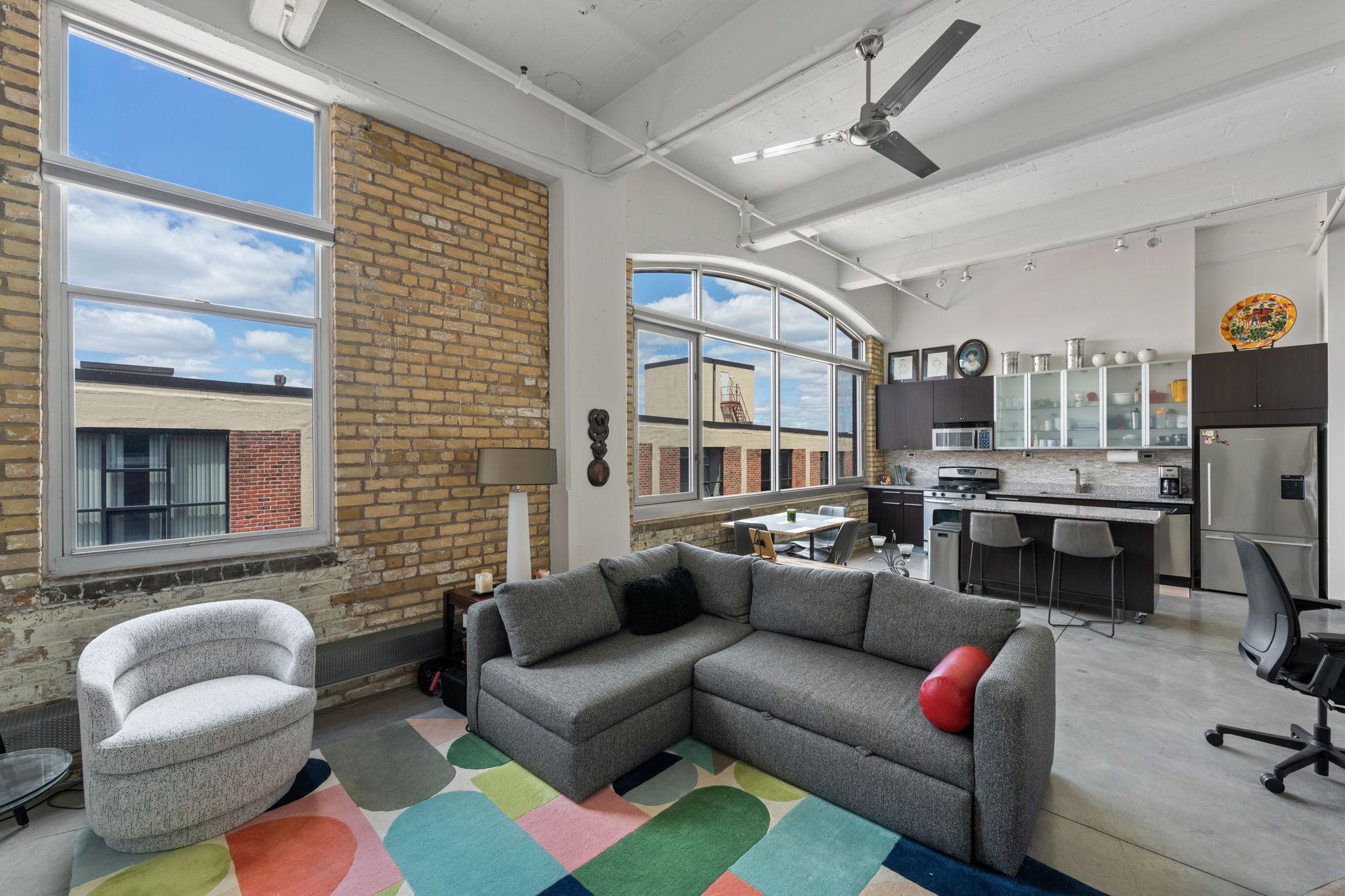 700 Washington Avenue N Unit: 606