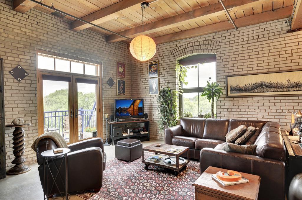 127 5th Street NE Unit: 301