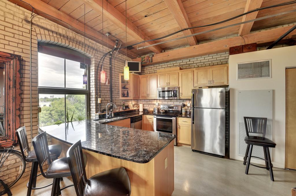 127 5th Street NE Unit: 301
