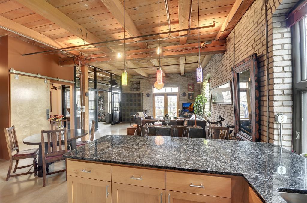127 5th Street NE Unit: 301