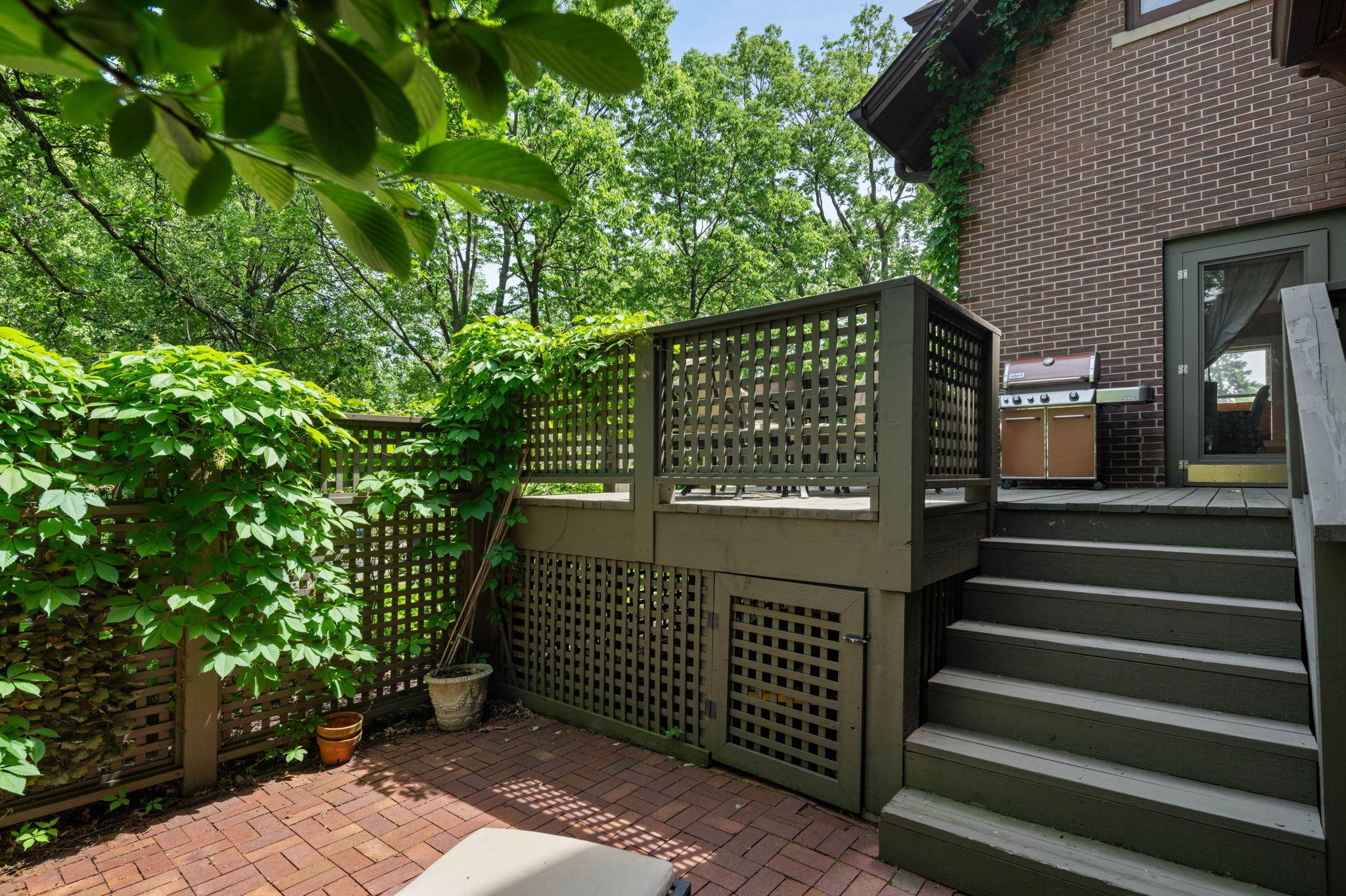 2000 Irving Avenue S