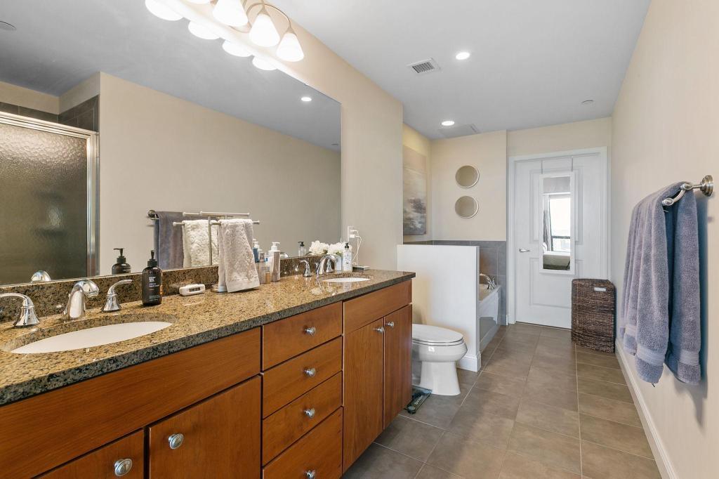 100 3rd Avenue S Unit: 1703
