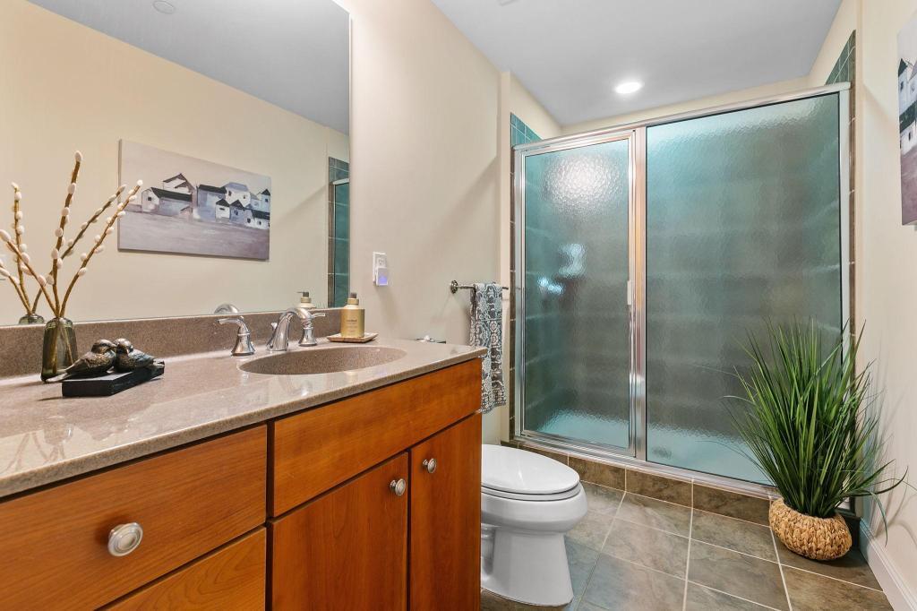 100 3rd Avenue S Unit: 1703