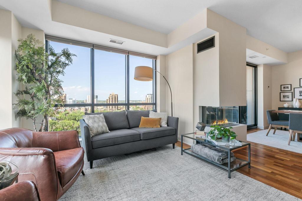 100 3rd Avenue S Unit: 1703