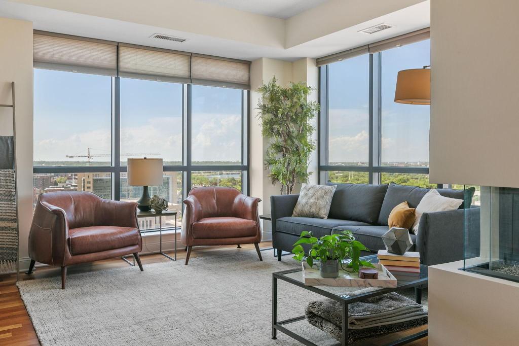 100 3rd Avenue S Unit: 1703