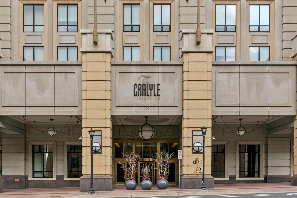 100 3rd Avenue S Unit: 1703