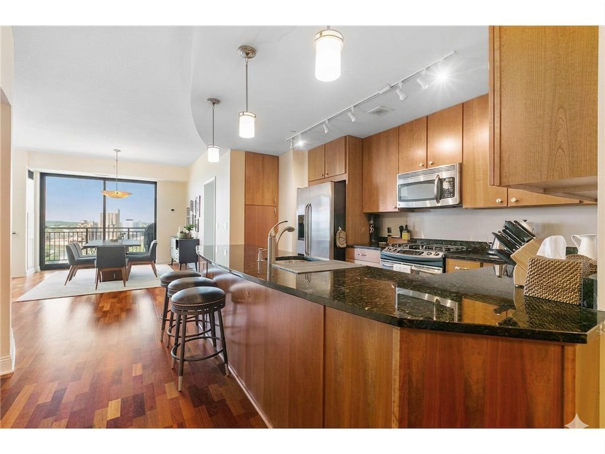 100 3rd Avenue S Unit: 1703