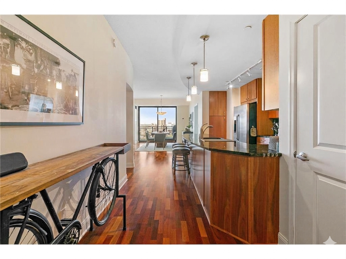 100 3rd Avenue S Unit: 1703