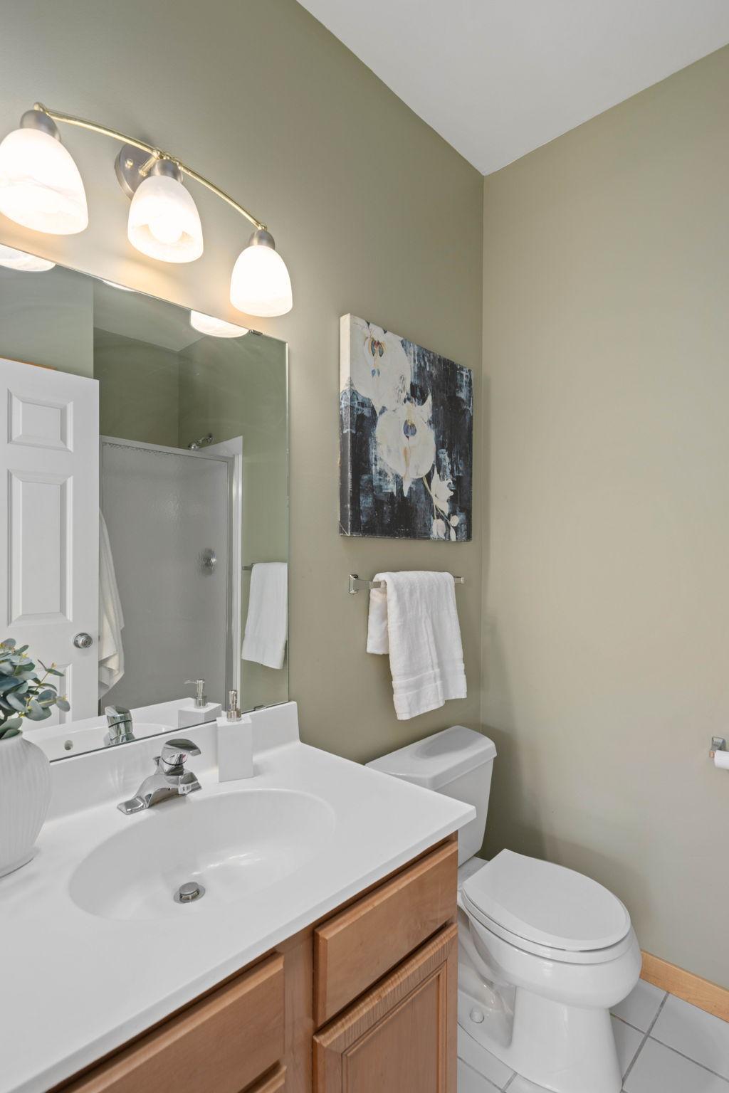 221 1st Avenue NE Unit: 15