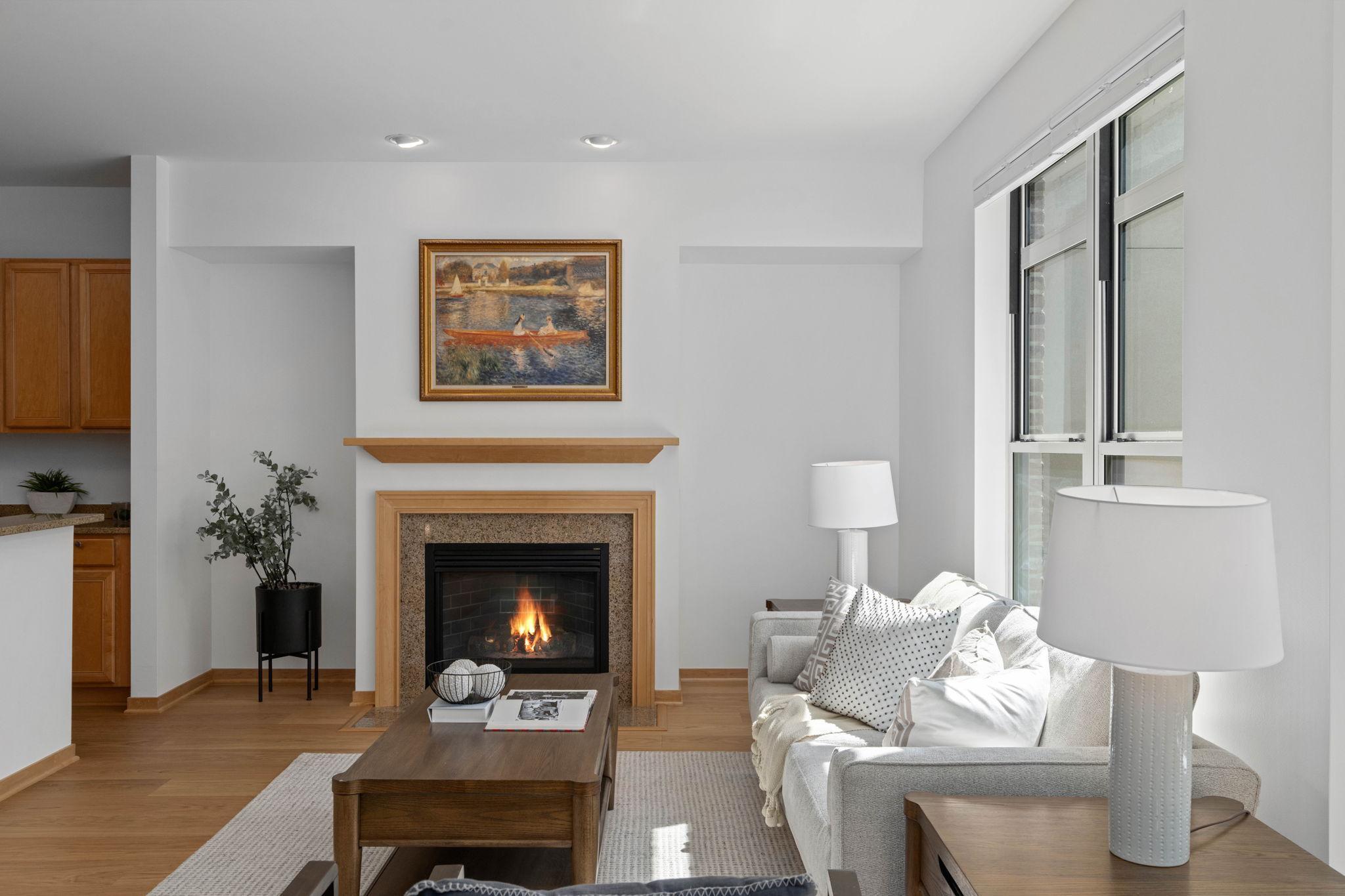 221 1st Avenue NE Unit: 15