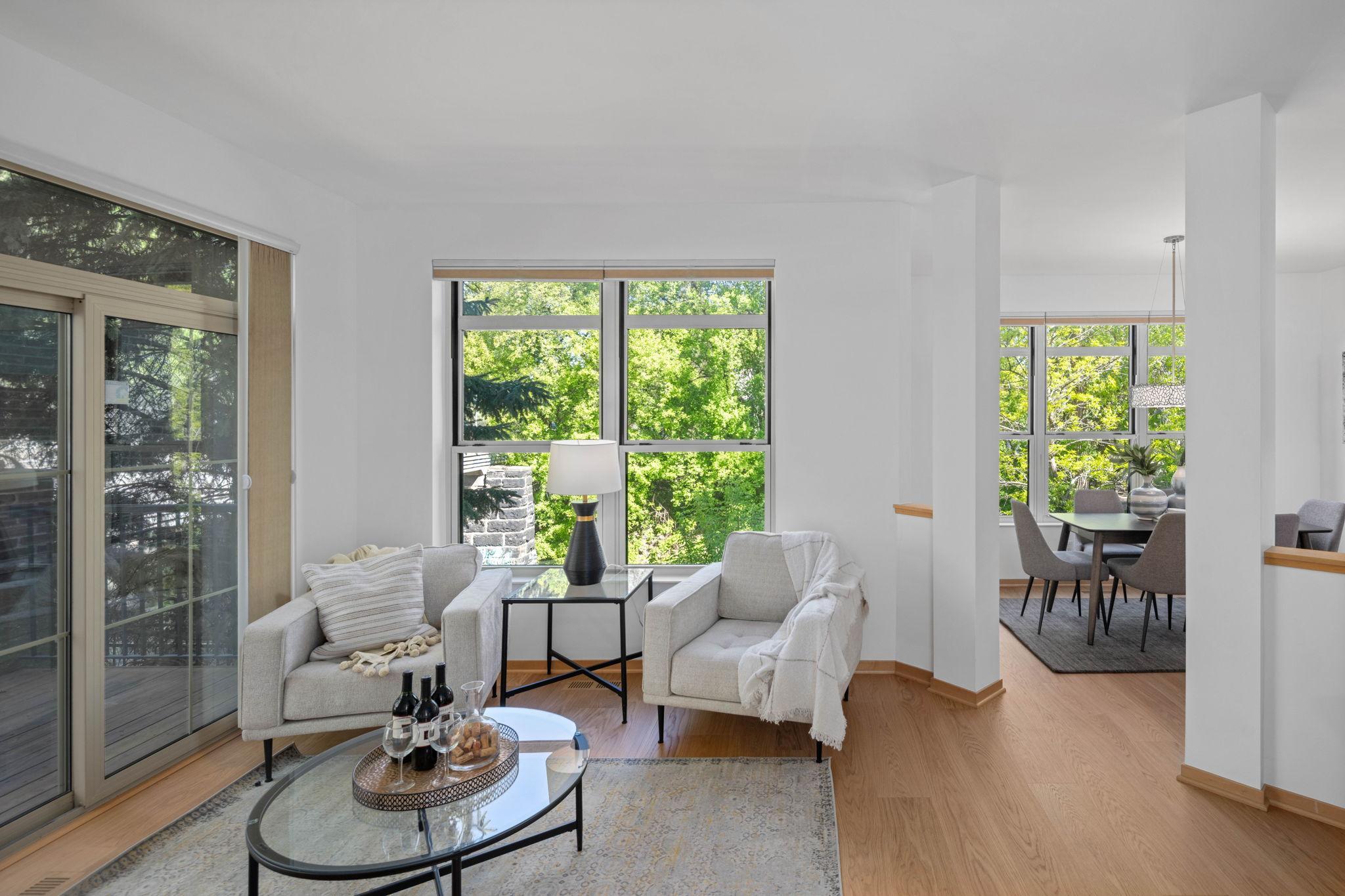 221 1st Avenue NE Unit: 15