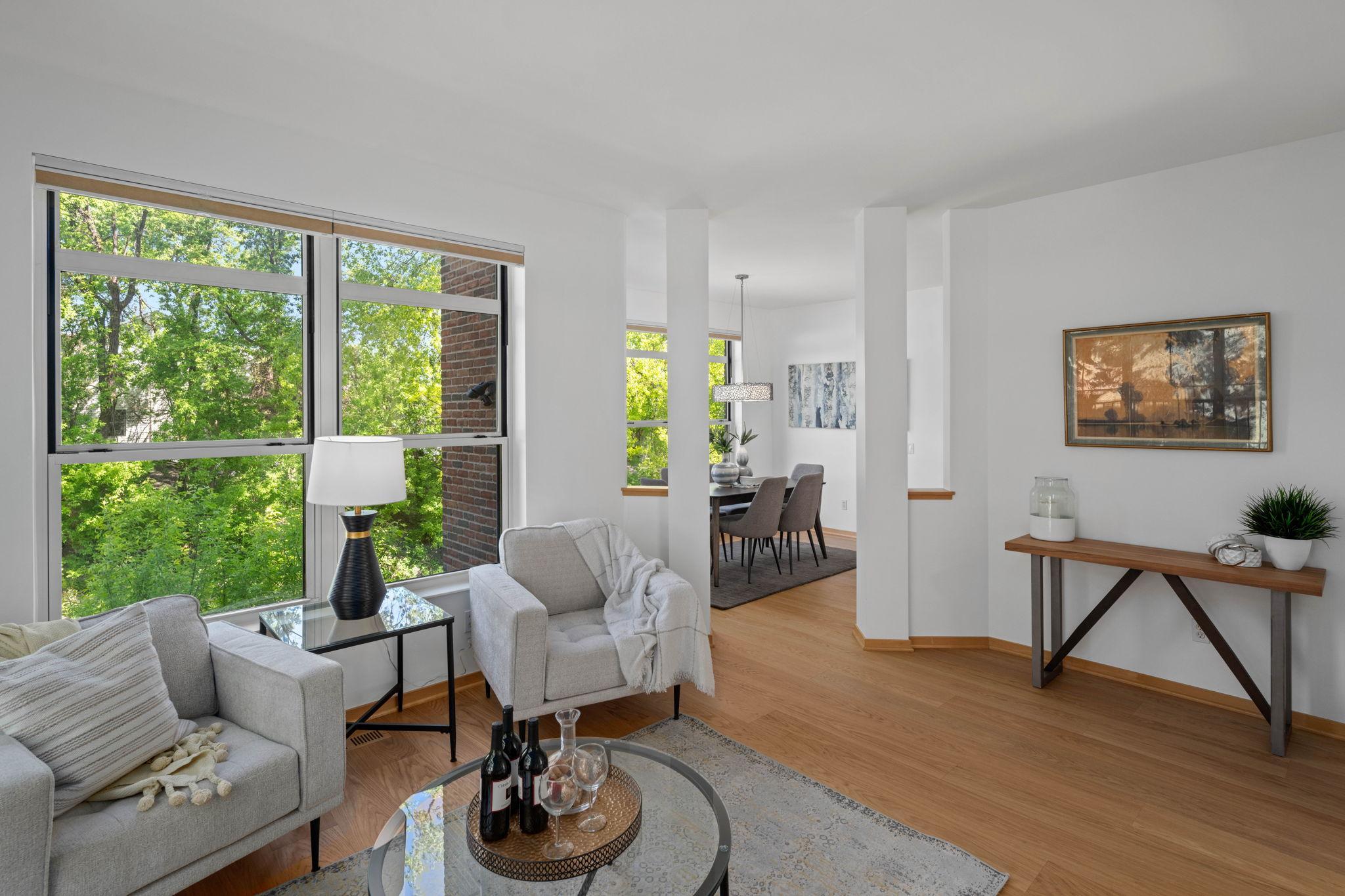 221 1st Avenue NE Unit: 15
