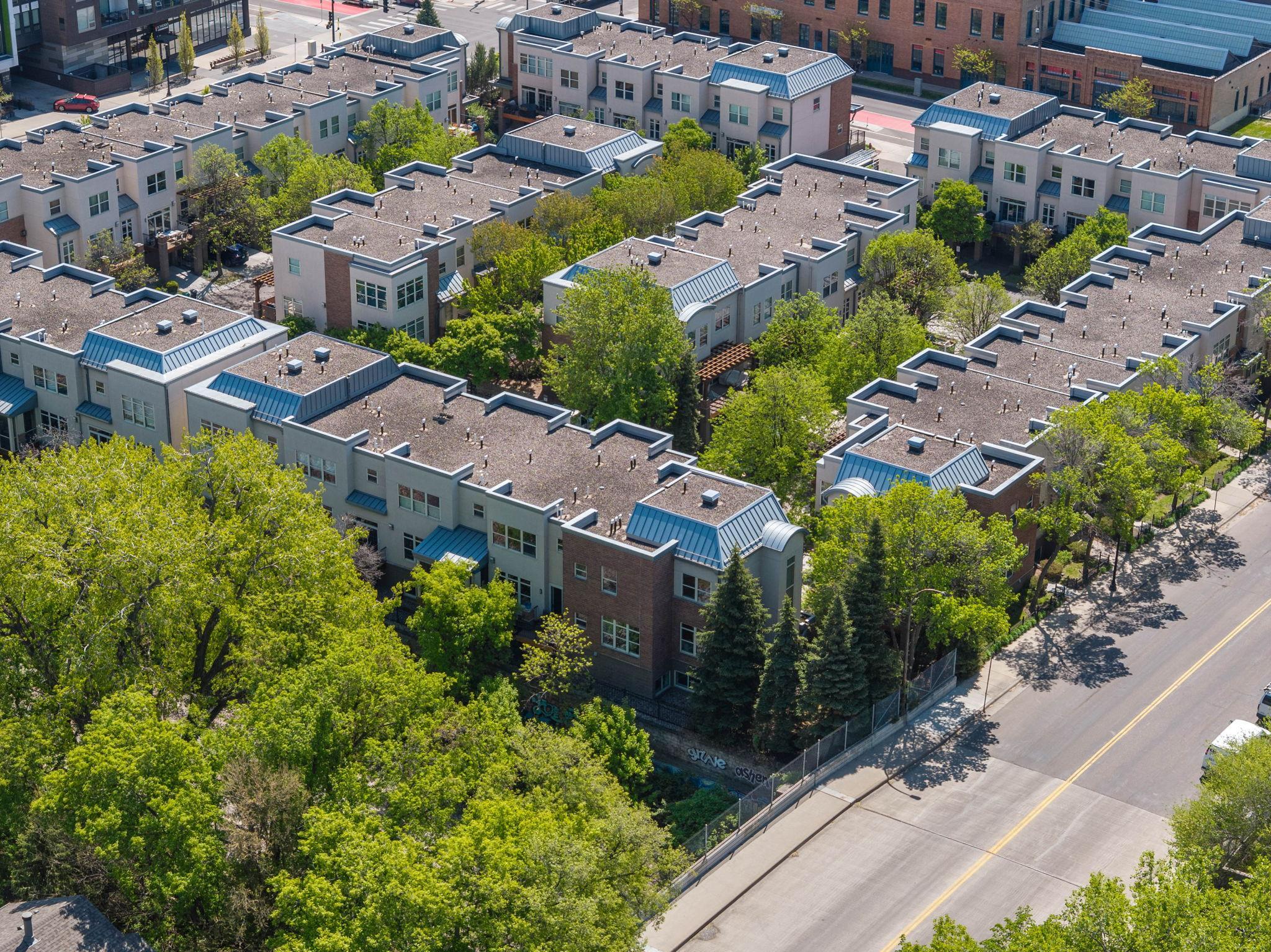 221 1st Avenue NE Unit: 15