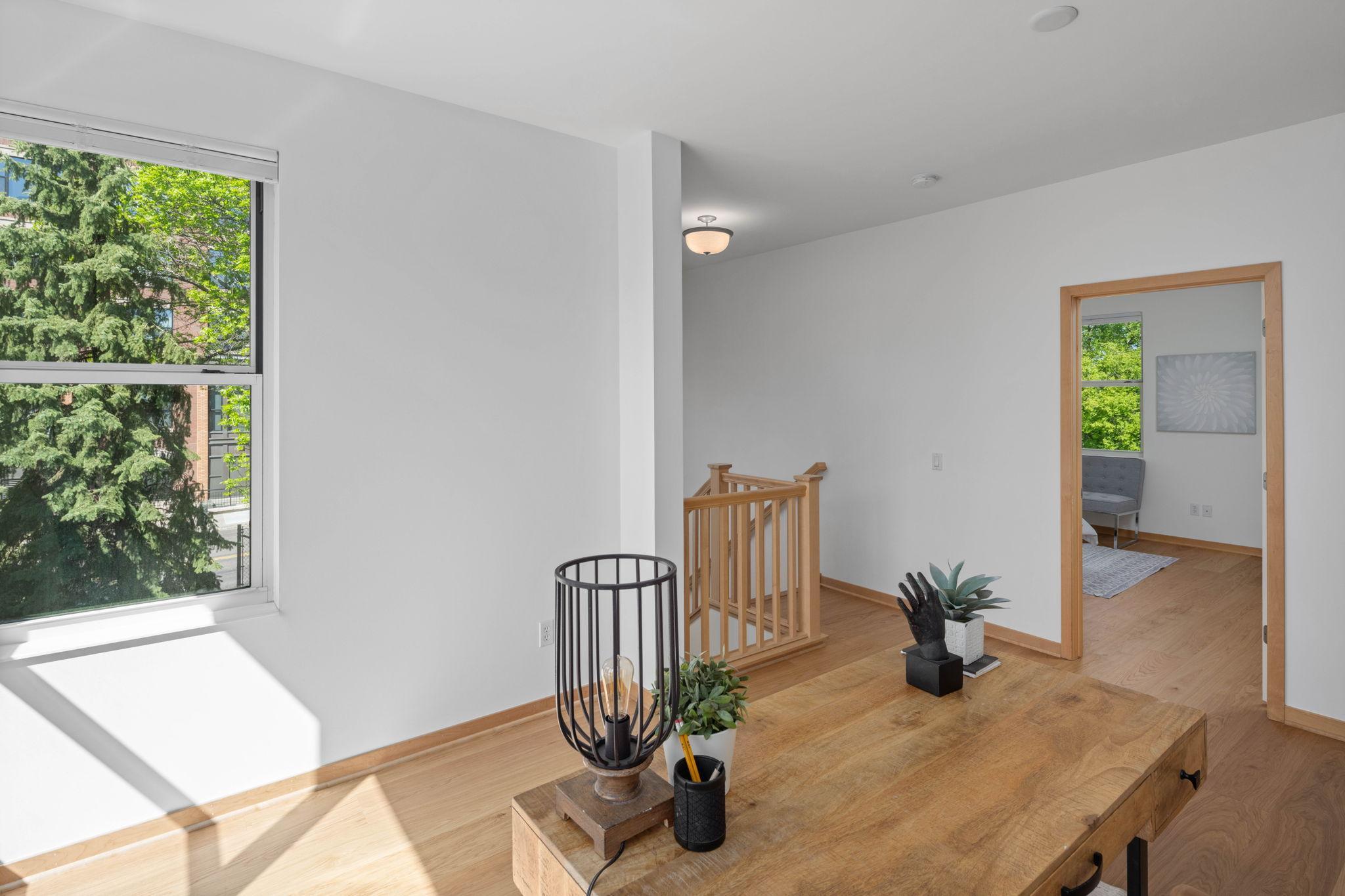 221 1st Avenue NE Unit: 15